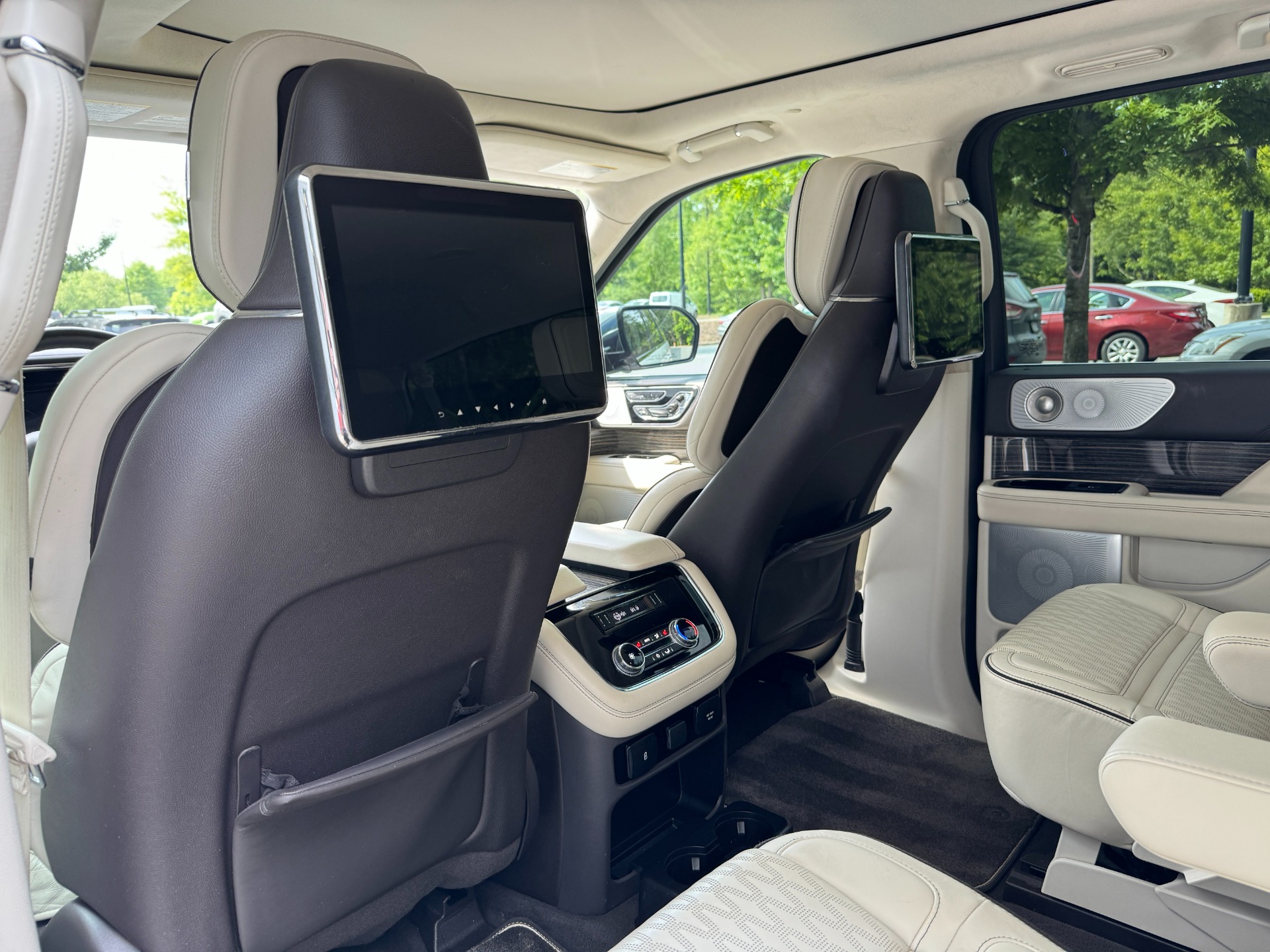 Used 2019 Lincoln Navigator L Black Label for sale Sold at Formula Imports in Charlotte NC 28227 41