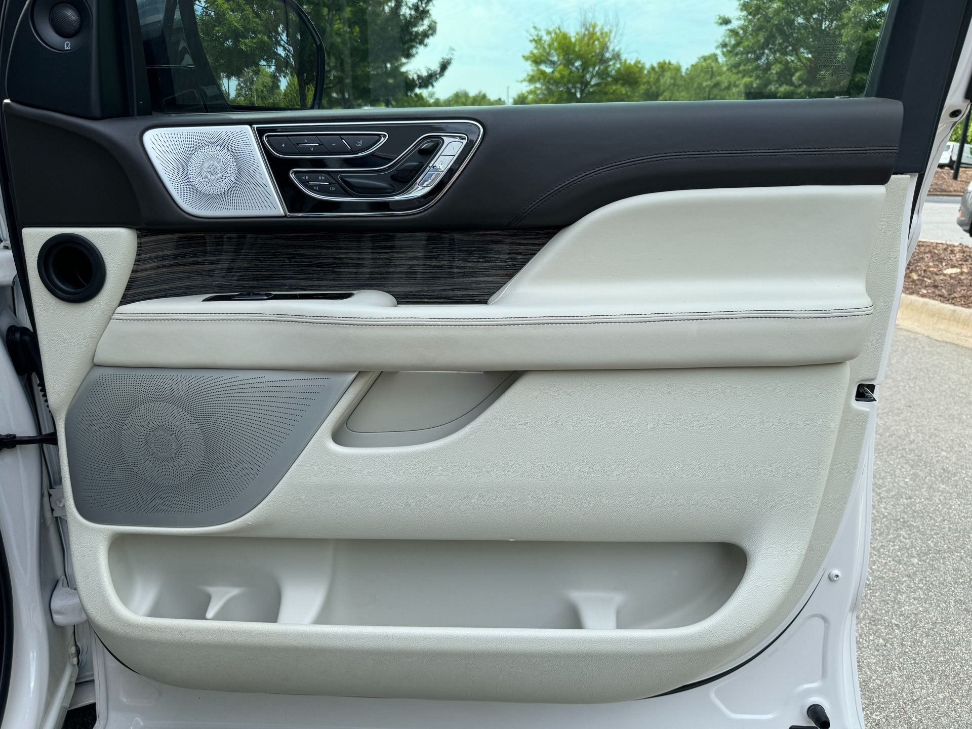Used 2019 Lincoln Navigator L Black Label for sale Sold at Formula Imports in Charlotte NC 28227 43
