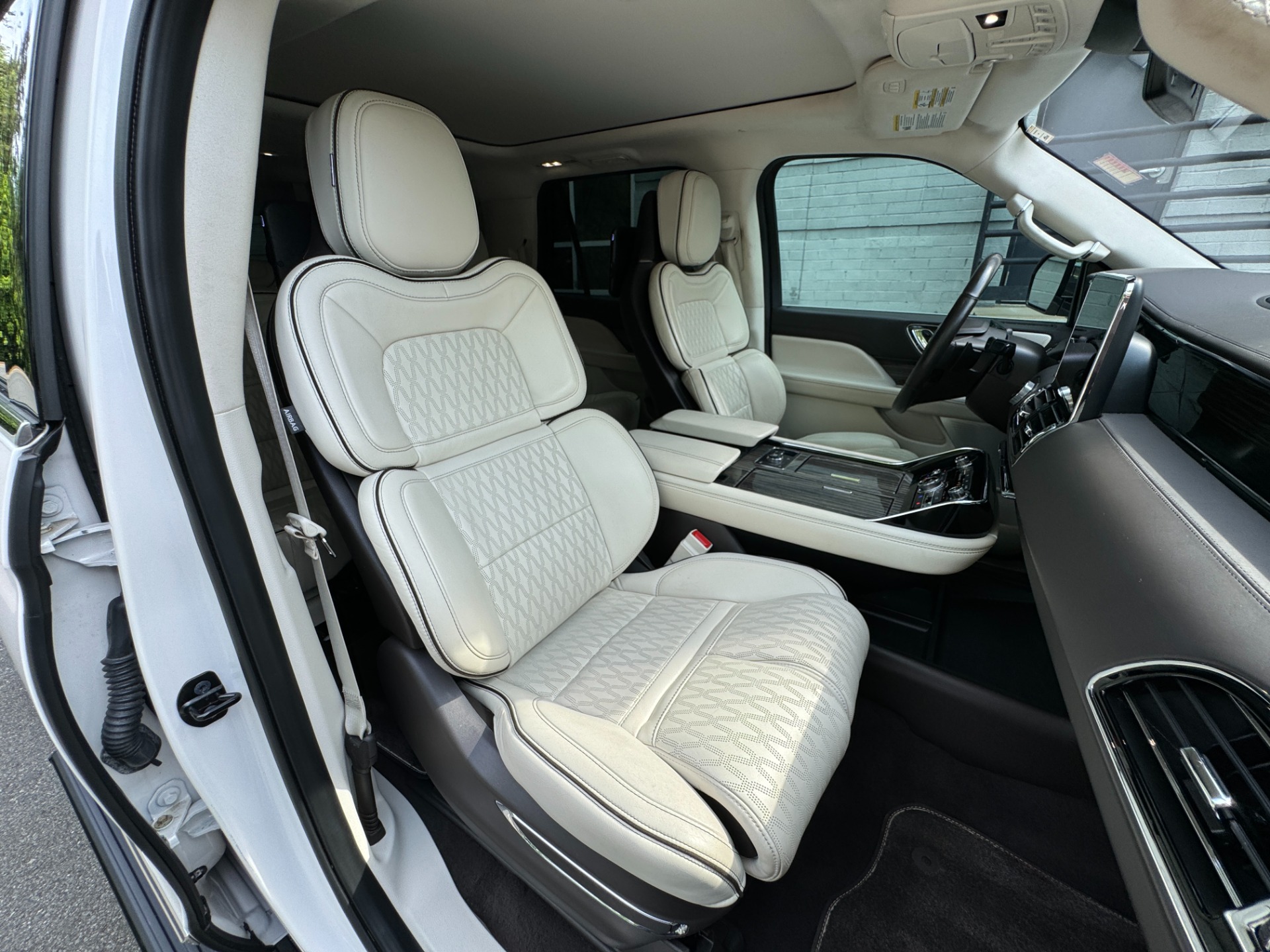 Used 2019 Lincoln Navigator L Black Label for sale Sold at Formula Imports in Charlotte NC 28227 45