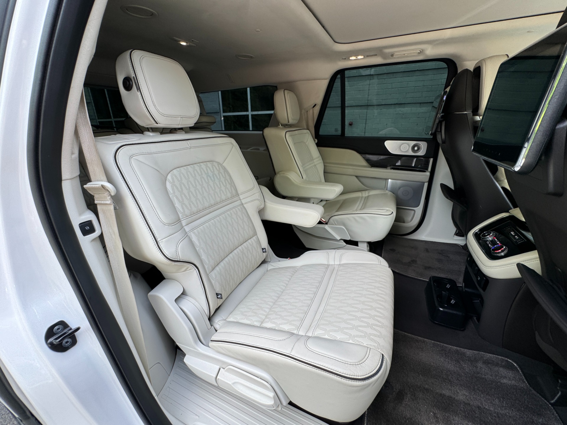 Used 2019 Lincoln Navigator L Black Label for sale Sold at Formula Imports in Charlotte NC 28227 51