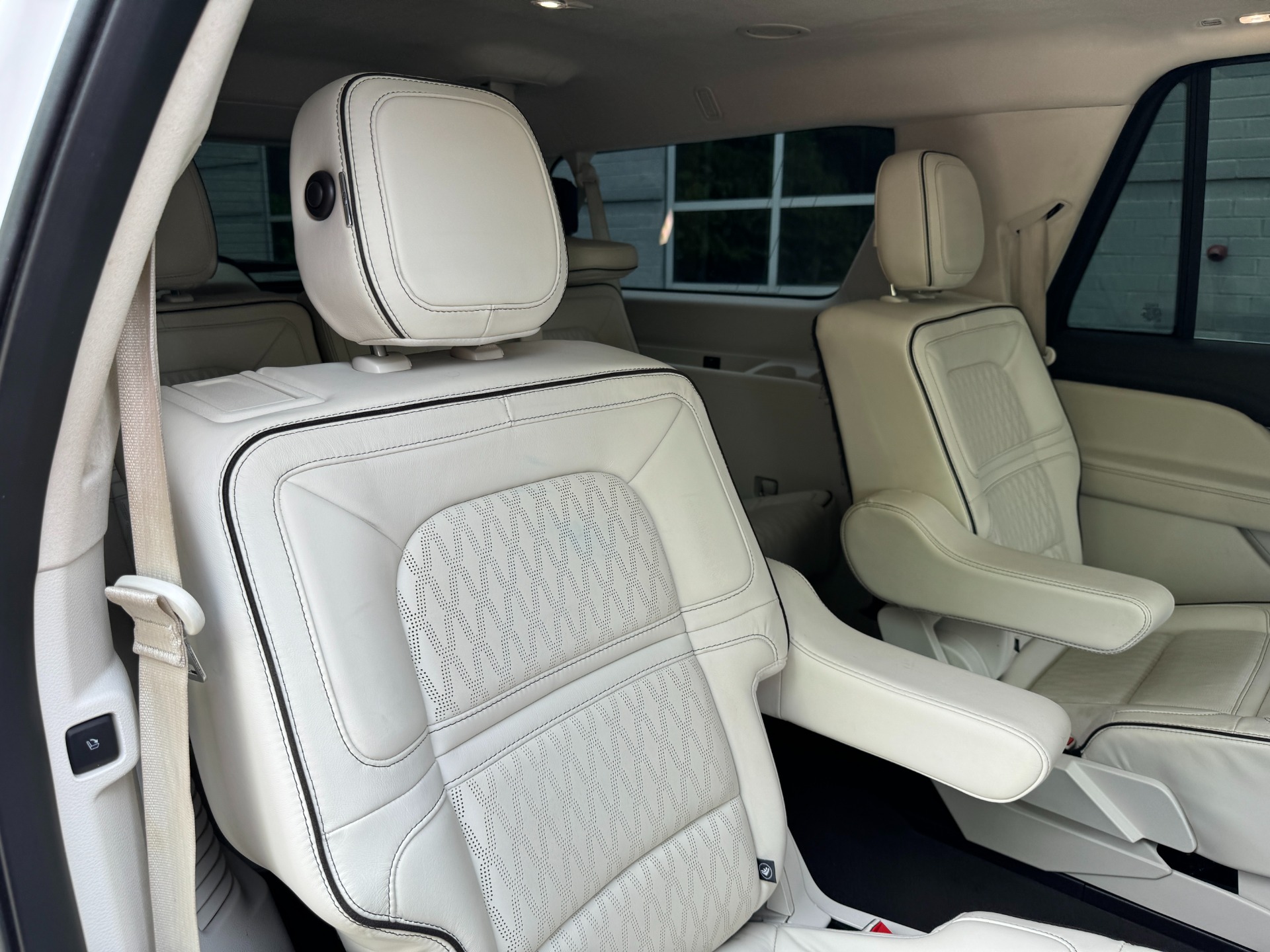 Used 2019 Lincoln Navigator L Black Label for sale Sold at Formula Imports in Charlotte NC 28227 52