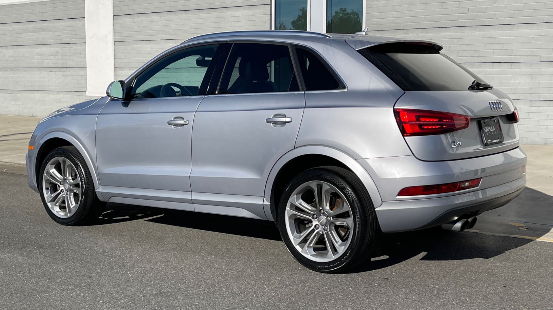 Used 2016 Audi Q3 PREMIUM PLUS 2.0L / PANO-ROOF / HTD STS / 19IN WHEELS / REARVIEW for sale Sold at Formula Imports in Charlotte NC 28227 4