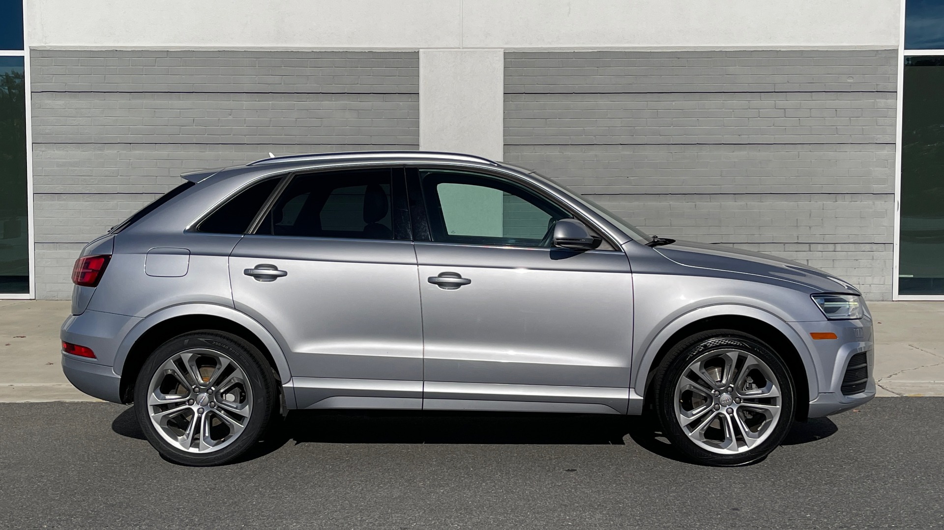 Used 2016 Audi Q3 PREMIUM PLUS 2.0L / PANO-ROOF / HTD STS / 19IN WHEELS / REARVIEW for sale Sold at Formula Imports in Charlotte NC 28227 6