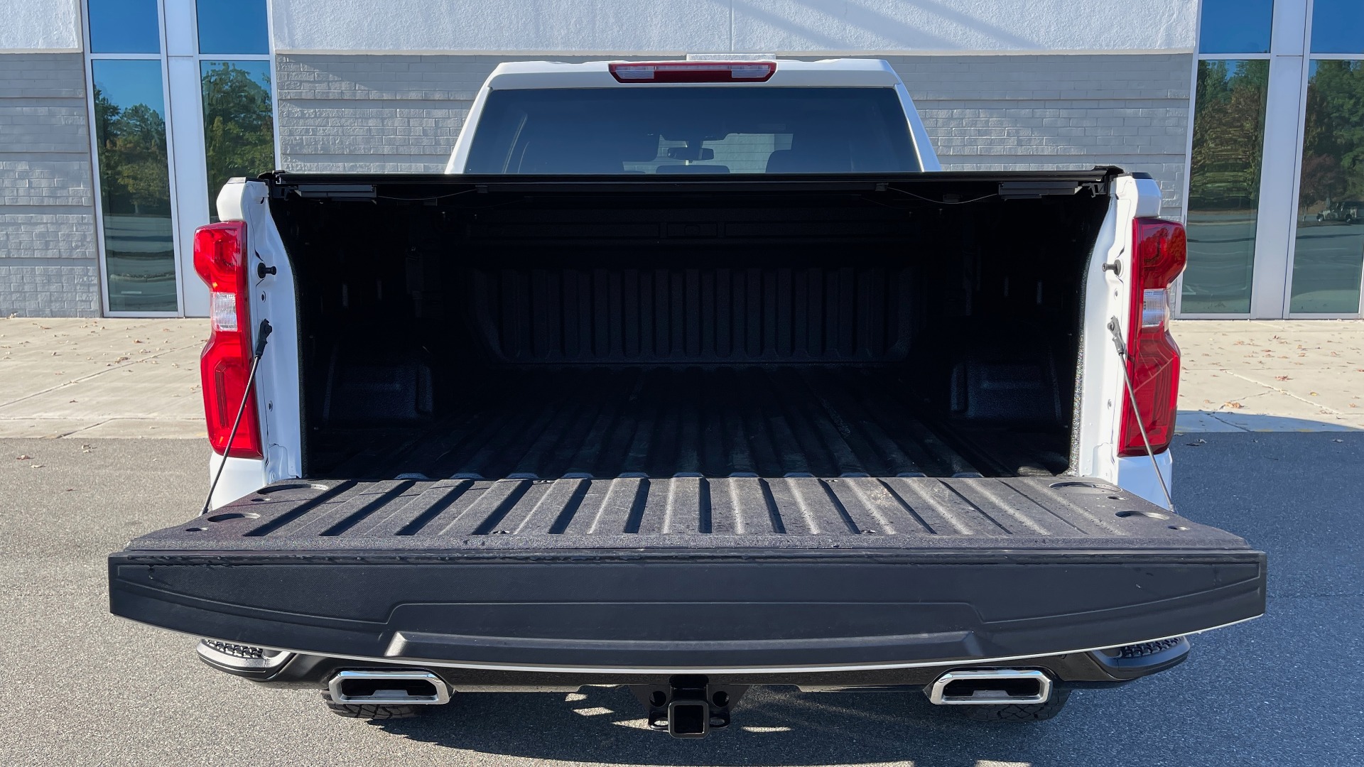 Used 2021 Chevrolet SILVERADO 1500 CUSTOM TRAIL BOSS 4X4 / 5.3L V8 / 6-SPD AUT0 / REARVIEW for sale Sold at Formula Imports in Charlotte NC 28227 16