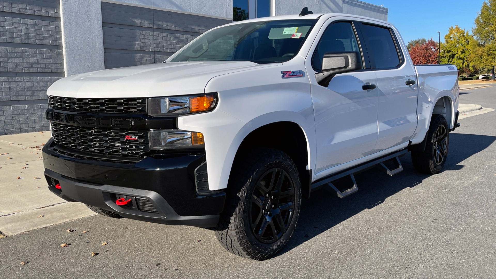 Used 2021 Chevrolet SILVERADO 1500 CUSTOM TRAIL BOSS 4X4 / 5.3L V8 / 6-SPD AUT0 / REARVIEW for sale Sold at Formula Imports in Charlotte NC 28227 2