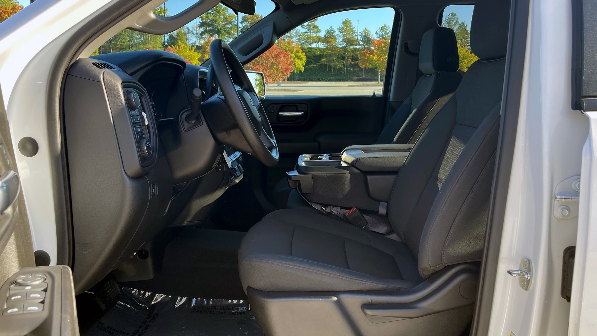 Used 2021 Chevrolet SILVERADO 1500 CUSTOM TRAIL BOSS 4X4 / 5.3L V8 / 6-SPD AUT0 / REARVIEW for sale Sold at Formula Imports in Charlotte NC 28227 29