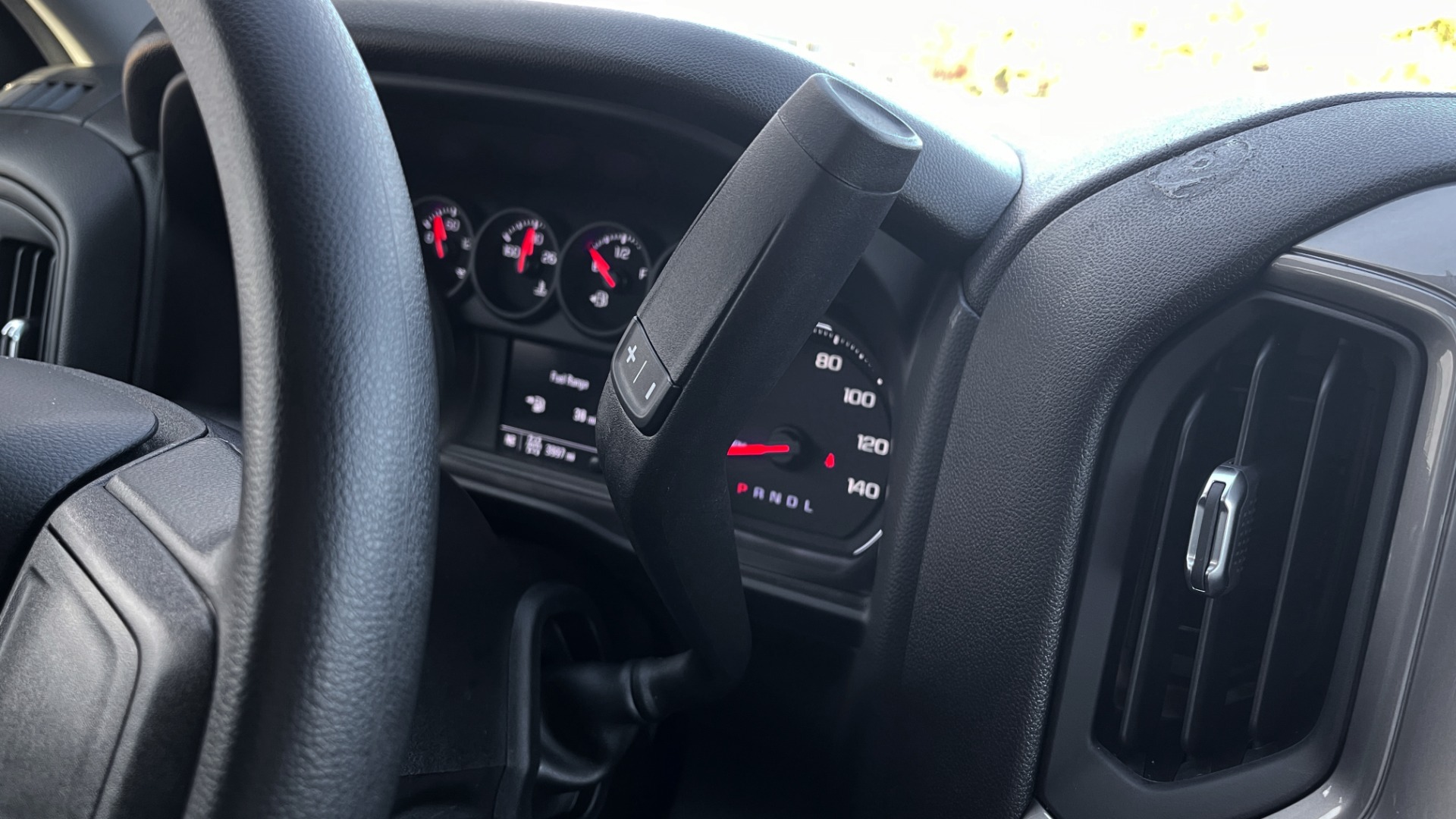 Used 2021 Chevrolet SILVERADO 1500 CUSTOM TRAIL BOSS 4X4 / 5.3L V8 / 6-SPD AUT0 / REARVIEW for sale Sold at Formula Imports in Charlotte NC 28227 35
