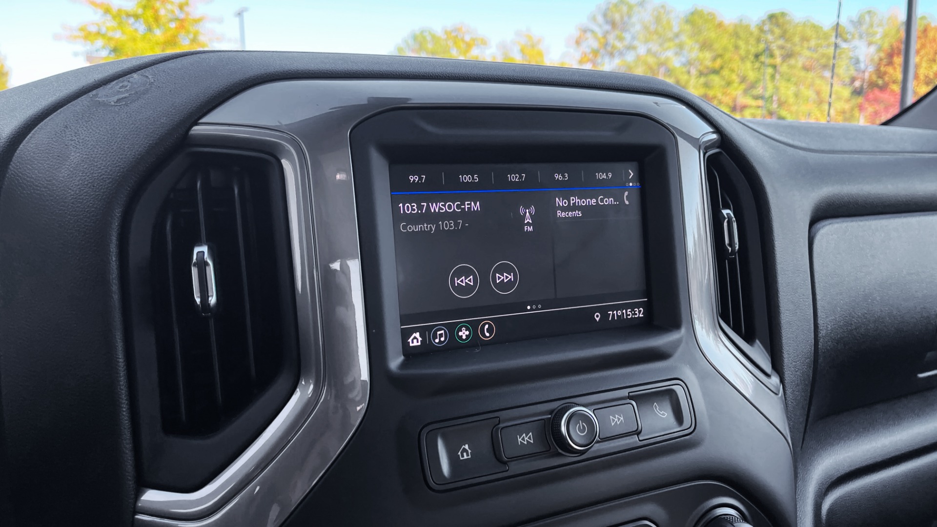 Used 2021 Chevrolet SILVERADO 1500 CUSTOM TRAIL BOSS 4X4 / 5.3L V8 / 6-SPD AUT0 / REARVIEW for sale Sold at Formula Imports in Charlotte NC 28227 39