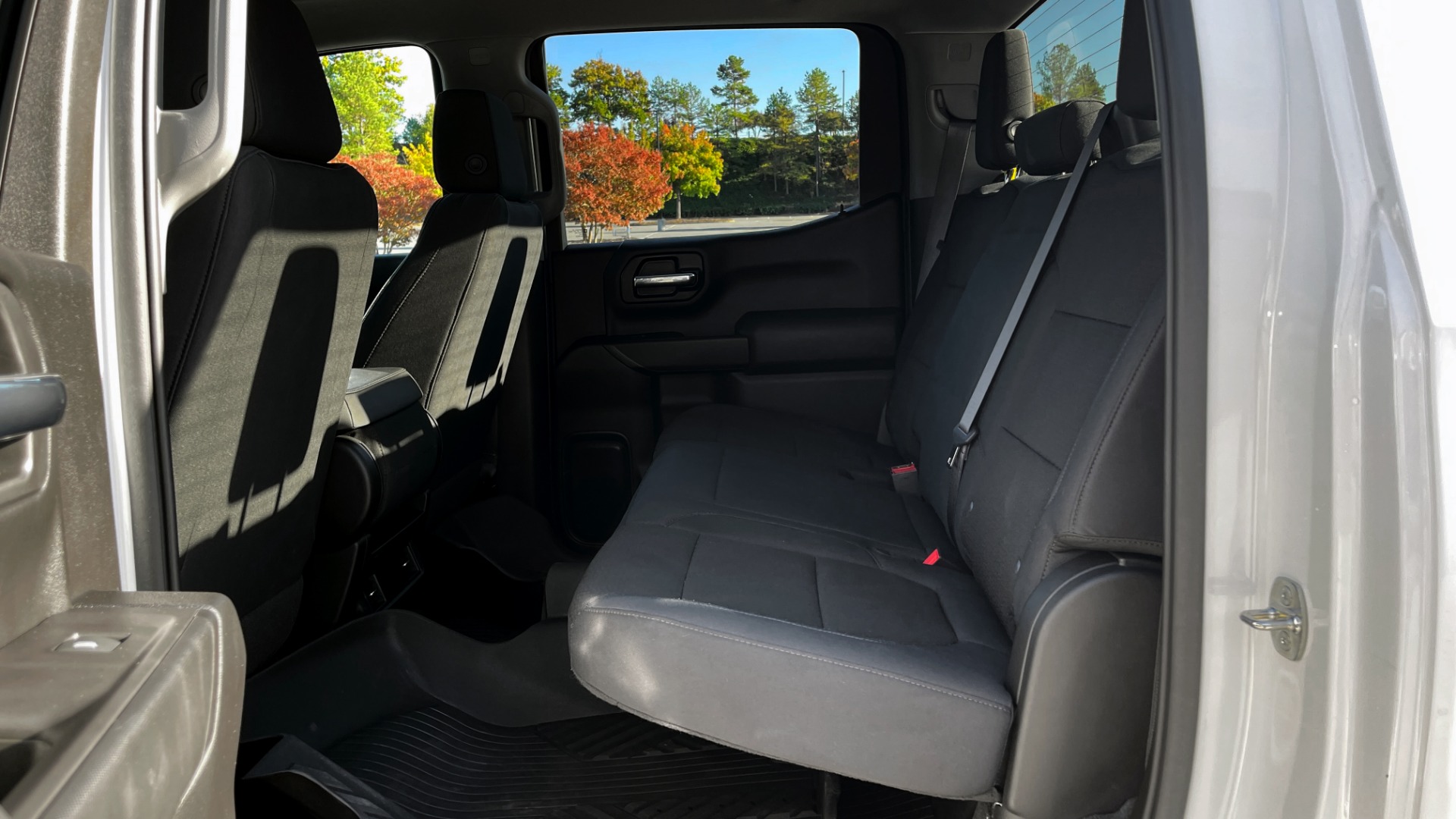 Used 2021 Chevrolet SILVERADO 1500 CUSTOM TRAIL BOSS 4X4 / 5.3L V8 / 6-SPD AUT0 / REARVIEW for sale Sold at Formula Imports in Charlotte NC 28227 51