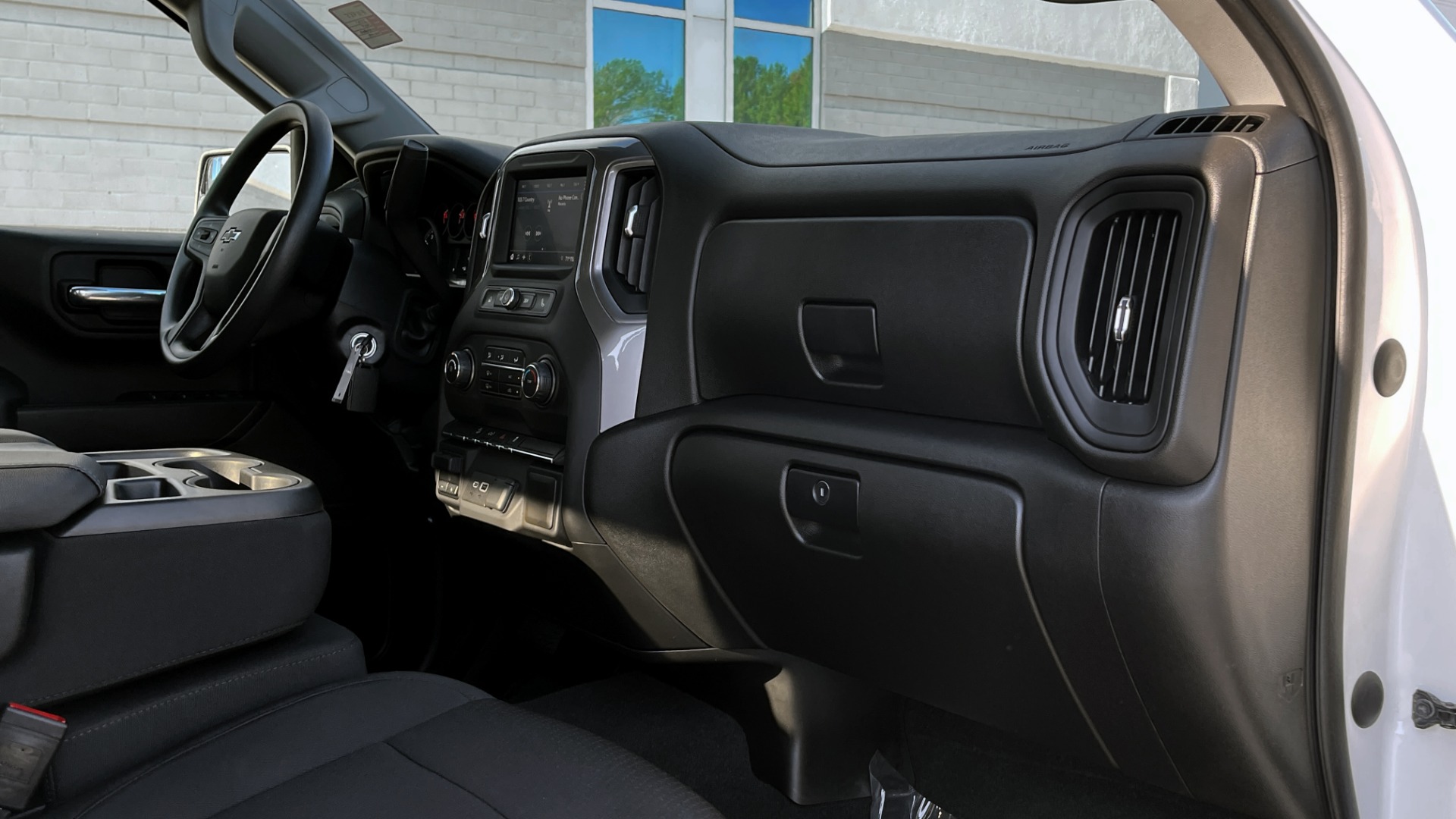 Used 2021 Chevrolet SILVERADO 1500 CUSTOM TRAIL BOSS 4X4 / 5.3L V8 / 6-SPD AUT0 / REARVIEW for sale Sold at Formula Imports in Charlotte NC 28227 61