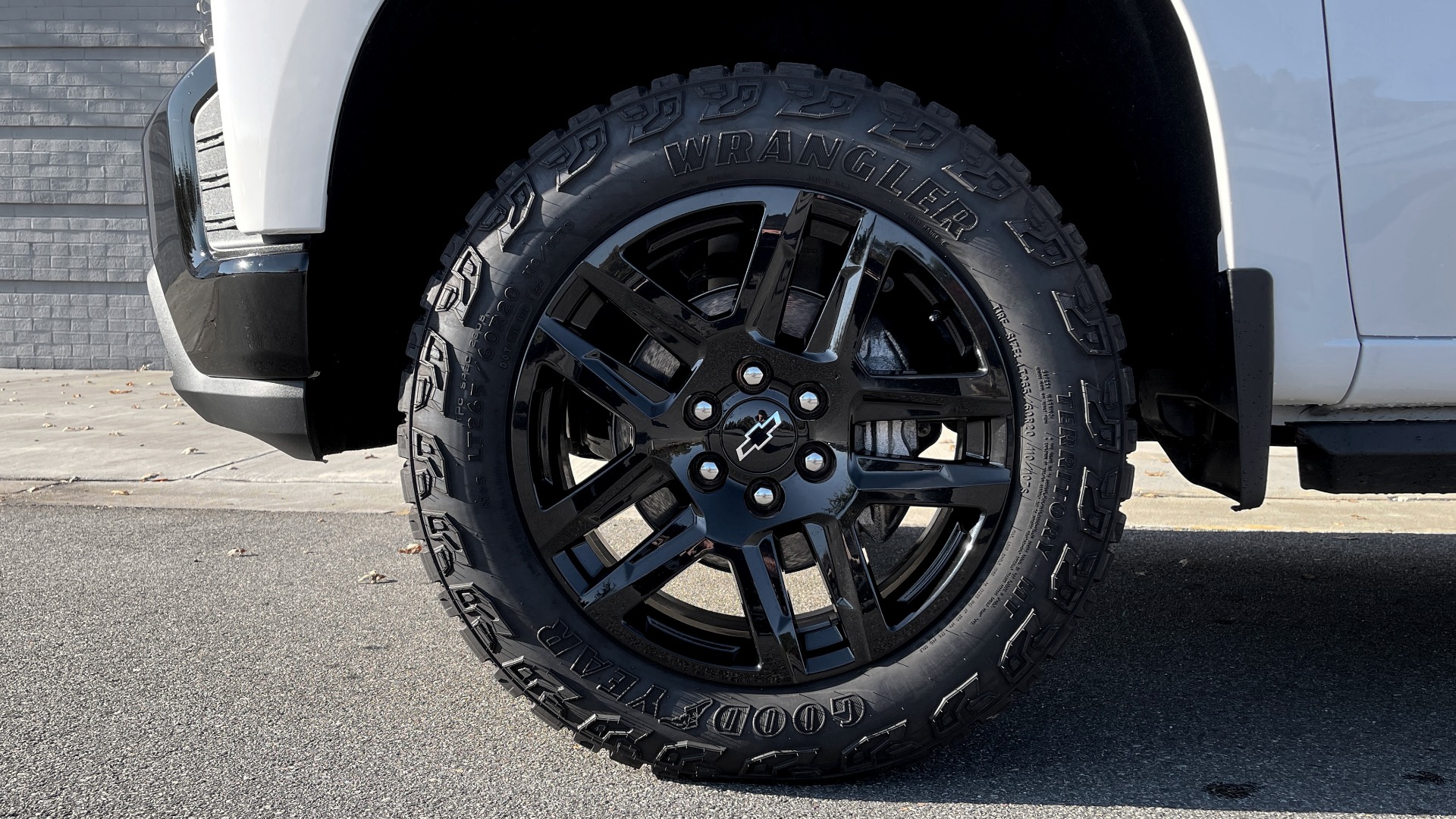 Used 2021 Chevrolet SILVERADO 1500 CUSTOM TRAIL BOSS 4X4 / 5.3L V8 / 6-SPD AUT0 / REARVIEW for sale Sold at Formula Imports in Charlotte NC 28227 64