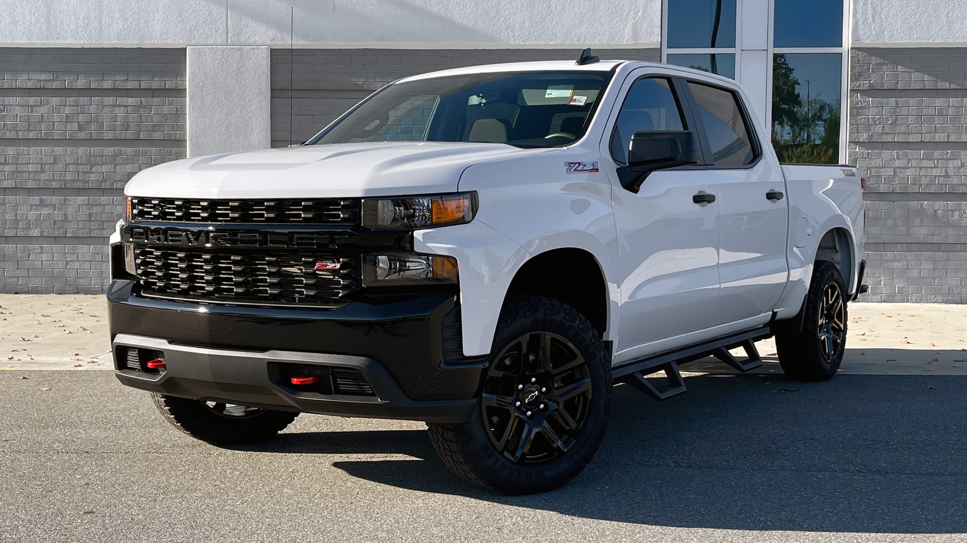 Used 2021 Chevrolet SILVERADO 1500 CUSTOM TRAIL BOSS 4X4 / 5.3L V8 / 6-SPD AUT0 / REARVIEW for sale Sold at Formula Imports in Charlotte NC 28227 1
