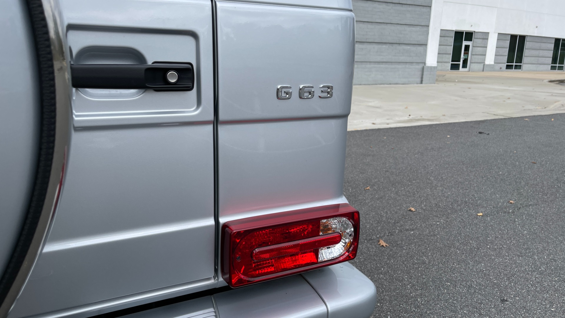 Used 2018 Mercedes-Benz G-CLASS AMG G 63 4MATIC / AMG CF TRIM / DESIGNO / NAV / SUNROOF / REARVIEW for sale Sold at Formula Imports in Charlotte NC 28227 26