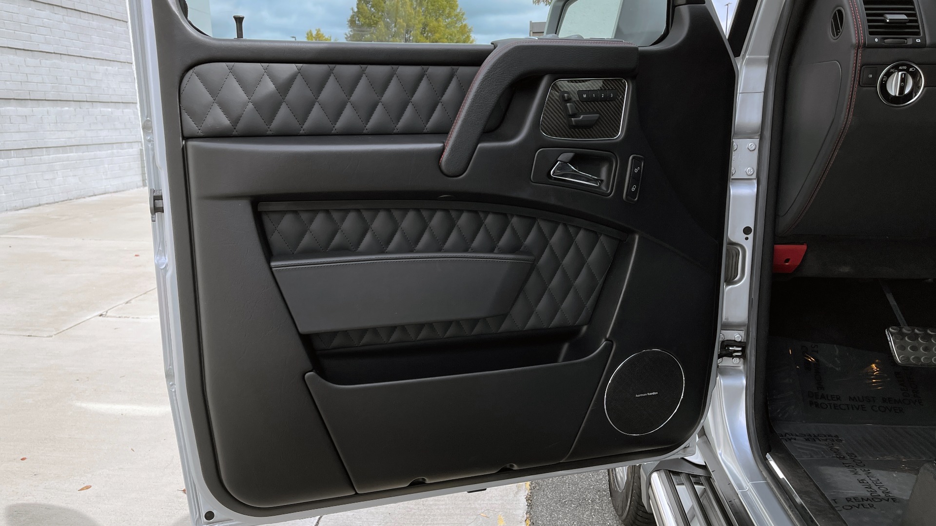 Used 2018 Mercedes-Benz G-CLASS AMG G 63 4MATIC / AMG CF TRIM / DESIGNO / NAV / SUNROOF / REARVIEW for sale Sold at Formula Imports in Charlotte NC 28227 27
