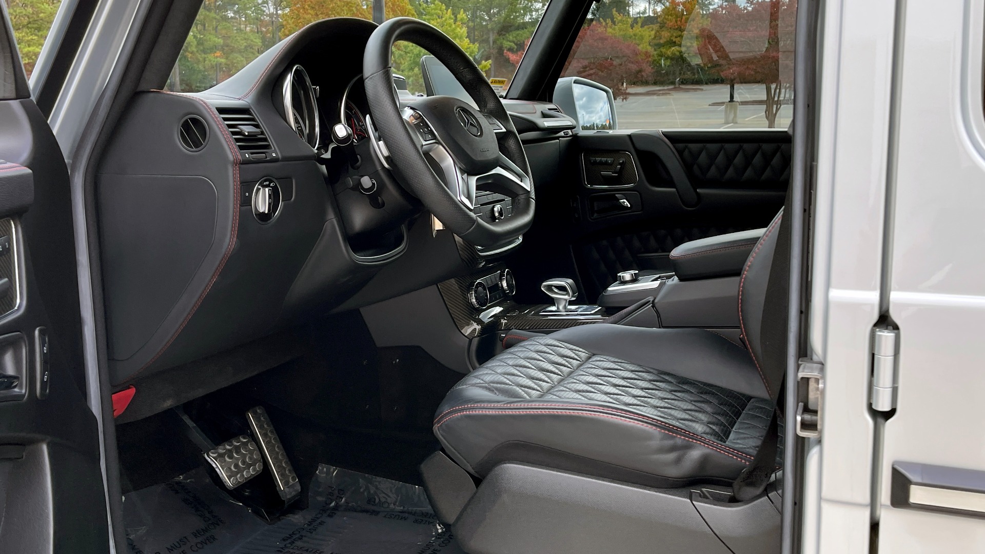 Used 2018 Mercedes-Benz G-CLASS AMG G 63 4MATIC / AMG CF TRIM / DESIGNO / NAV / SUNROOF / REARVIEW for sale Sold at Formula Imports in Charlotte NC 28227 32