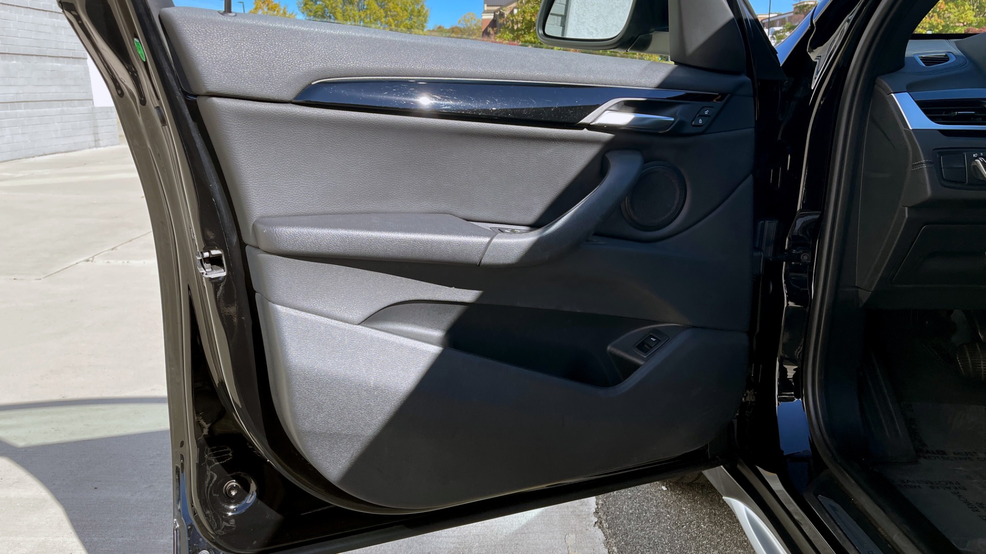 Used 2020 BMW X1 SDRIVE28I / 2.0L / 8-SPD STEPTRONIC AUTO / LEATHER / REARVIEW for sale Sold at Formula Imports in Charlotte NC 28227 24