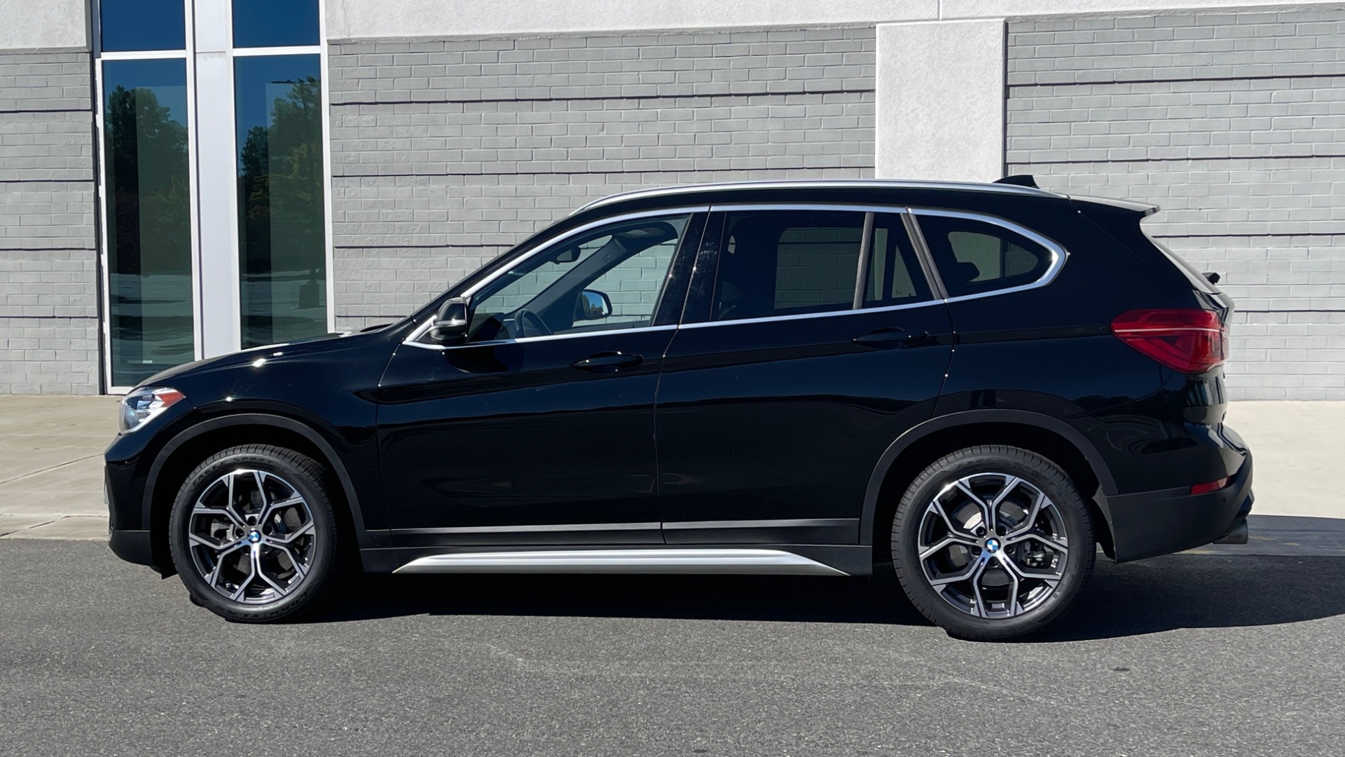 Used 2020 BMW X1 SDRIVE28I / 2.0L / 8-SPD STEPTRONIC AUTO / LEATHER / REARVIEW for sale Sold at Formula Imports in Charlotte NC 28227 3