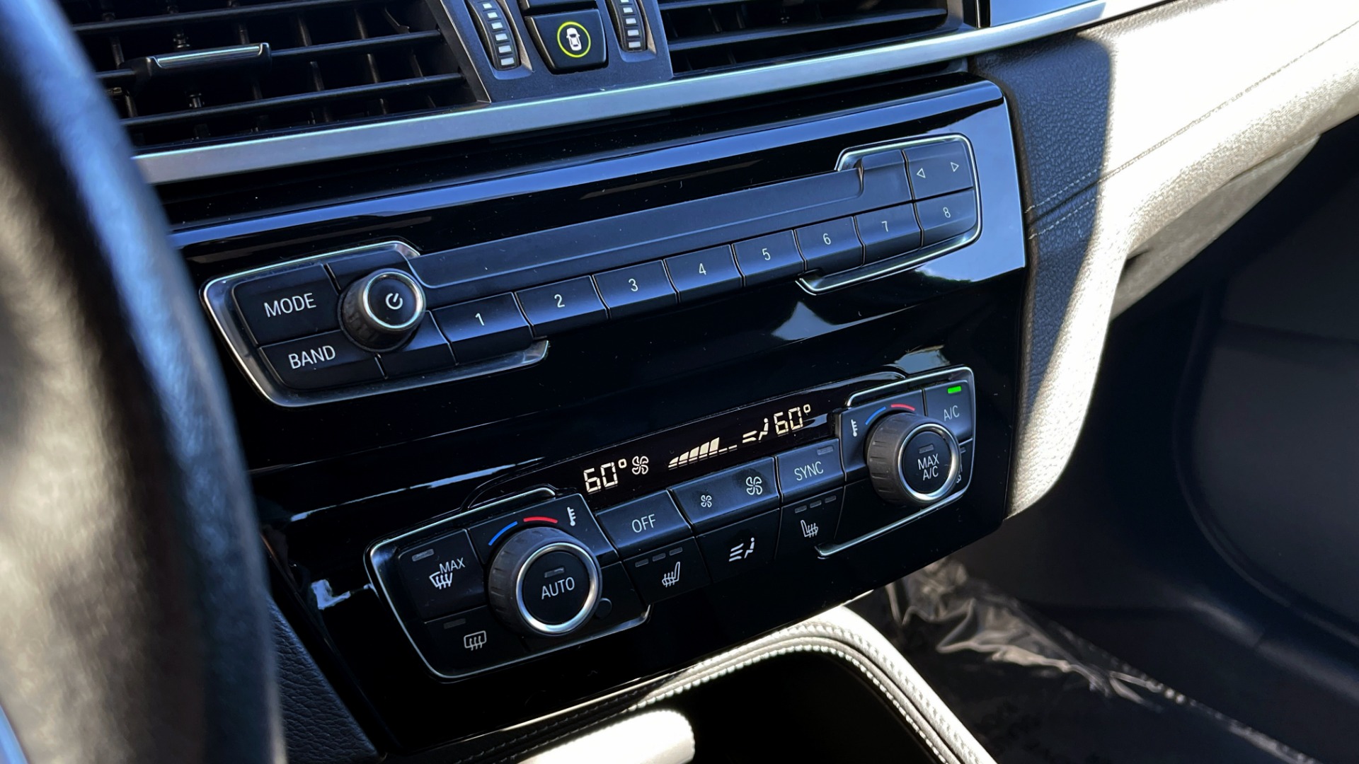 Used 2020 BMW X1 SDRIVE28I / 2.0L / 8-SPD STEPTRONIC AUTO / LEATHER / REARVIEW for sale Sold at Formula Imports in Charlotte NC 28227 39