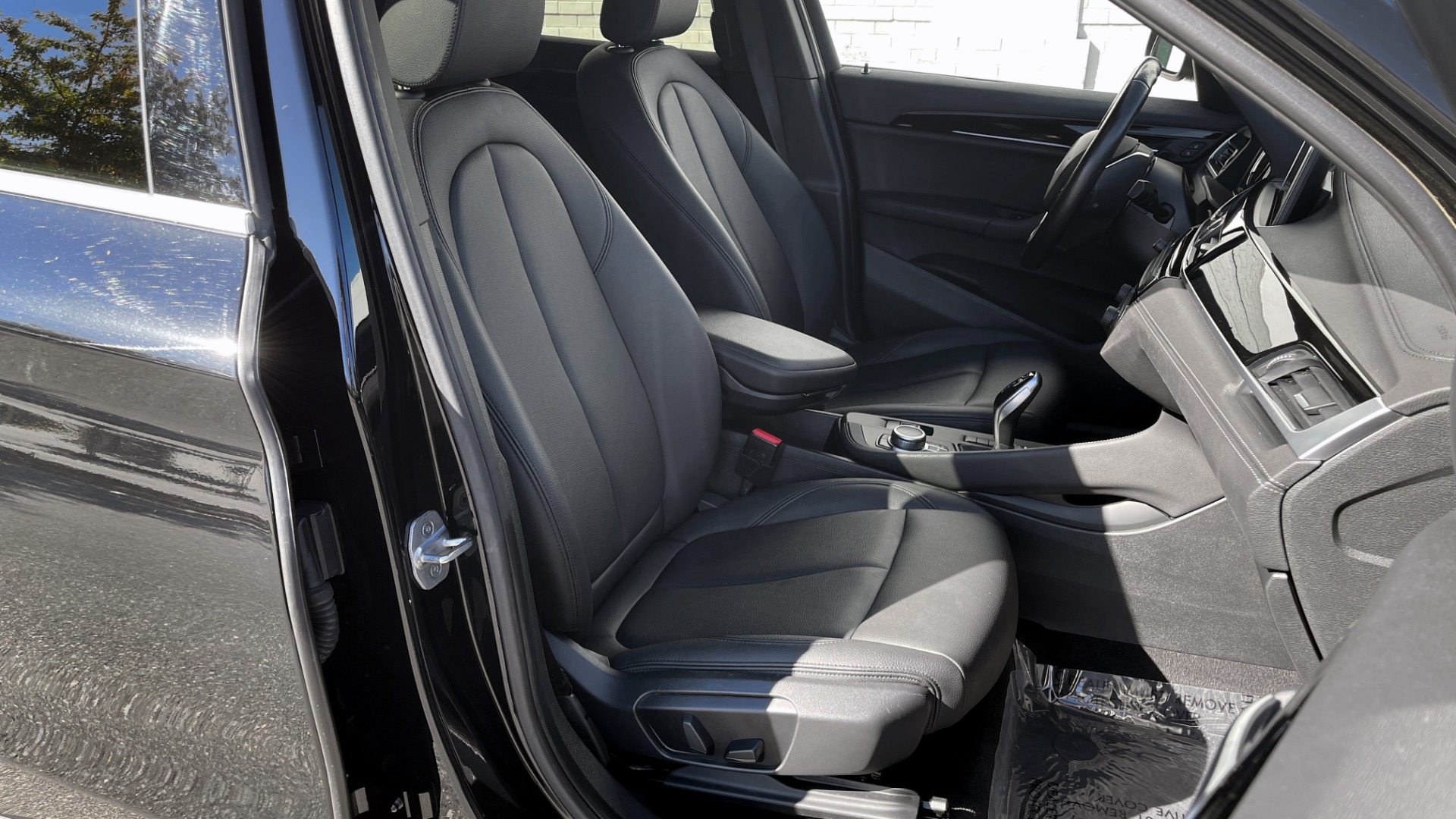 Used 2020 BMW X1 SDRIVE28I / 2.0L / 8-SPD STEPTRONIC AUTO / LEATHER / REARVIEW for sale Sold at Formula Imports in Charlotte NC 28227 59