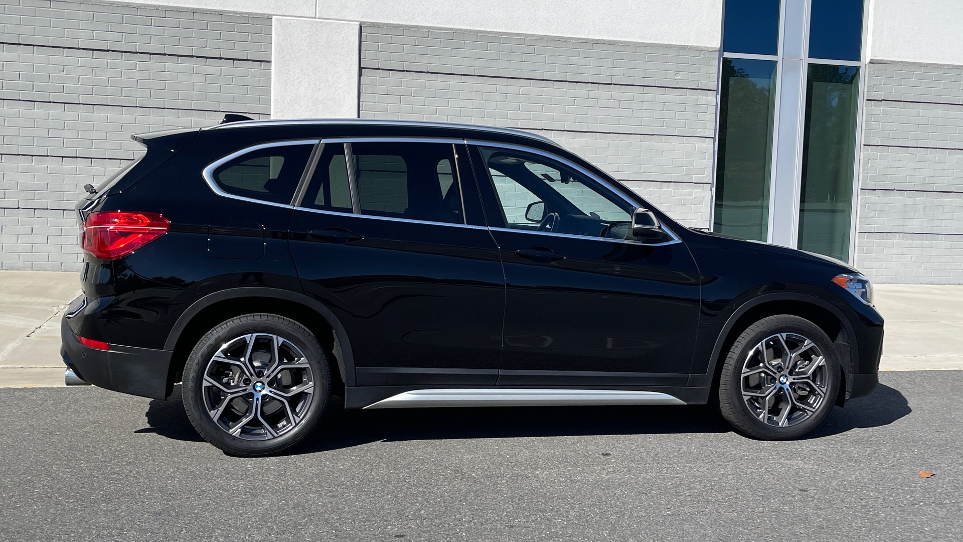 Used 2020 BMW X1 SDRIVE28I / 2.0L / 8-SPD STEPTRONIC AUTO / LEATHER / REARVIEW for sale Sold at Formula Imports in Charlotte NC 28227 6