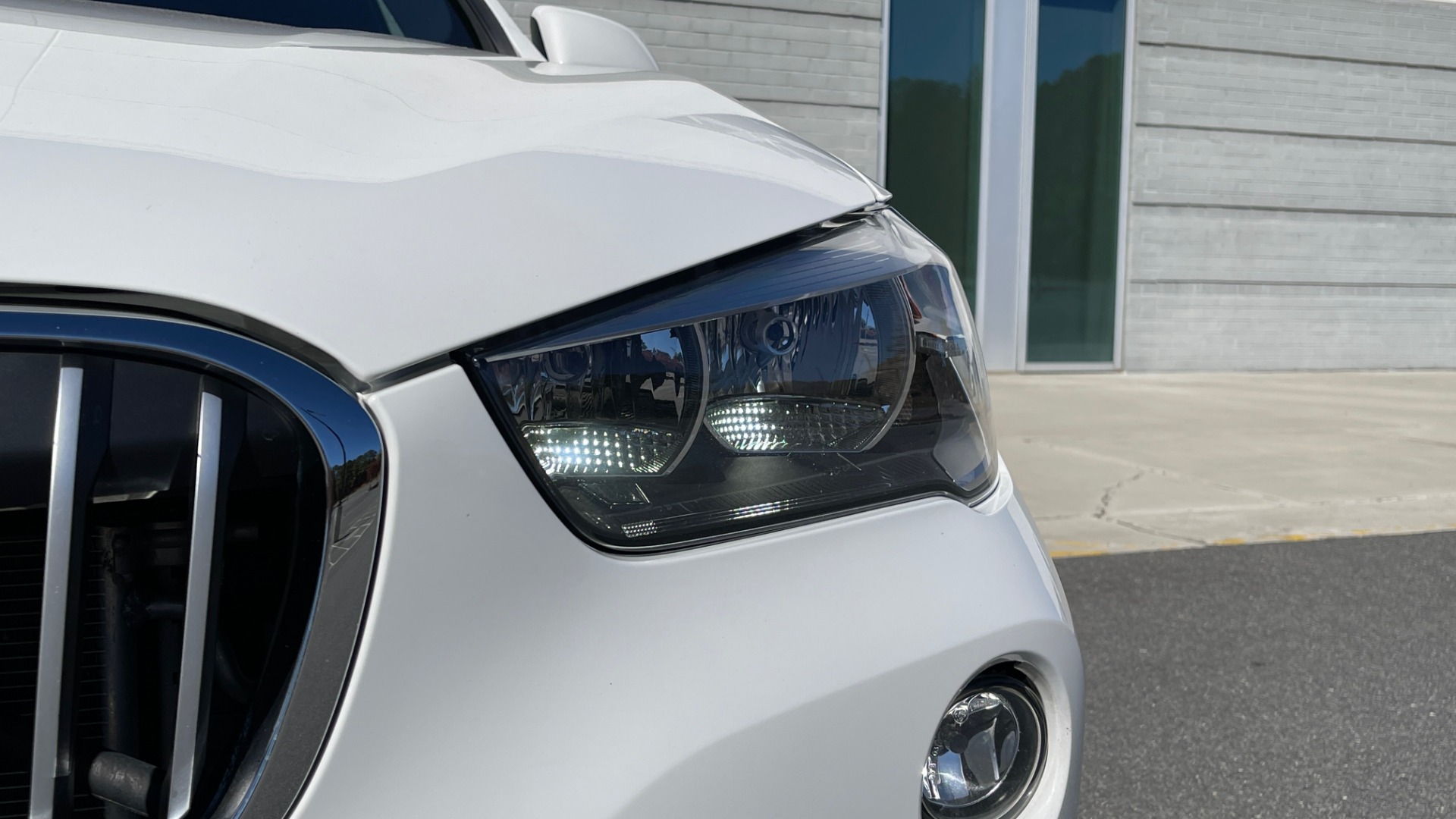 Used 2018 BMW X1 XDRIVE28I 2.0L / CONVENIENCE PKG / PANO-ROOF / REARVIEW for sale Sold at Formula Imports in Charlotte NC 28227 14