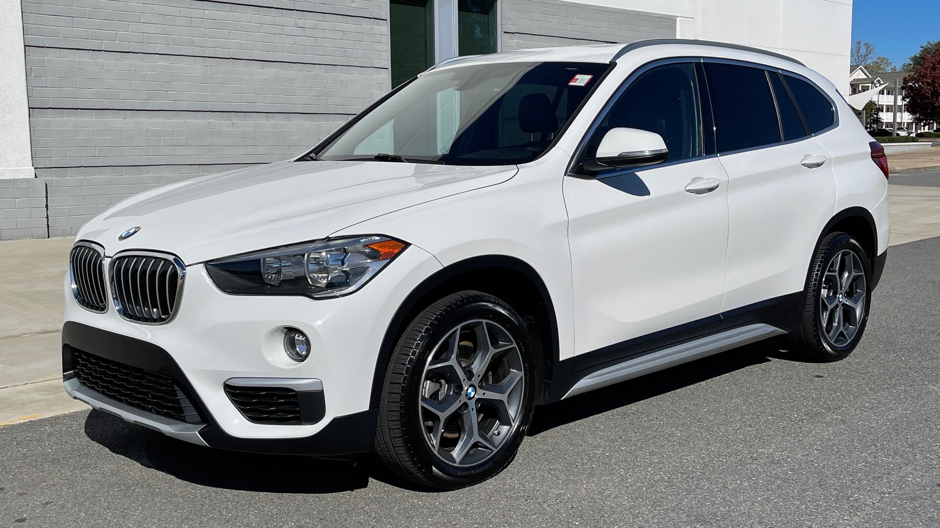Used 2018 BMW X1 XDRIVE28I 2.0L / CONVENIENCE PKG / PANO-ROOF / REARVIEW for sale Sold at Formula Imports in Charlotte NC 28227 2