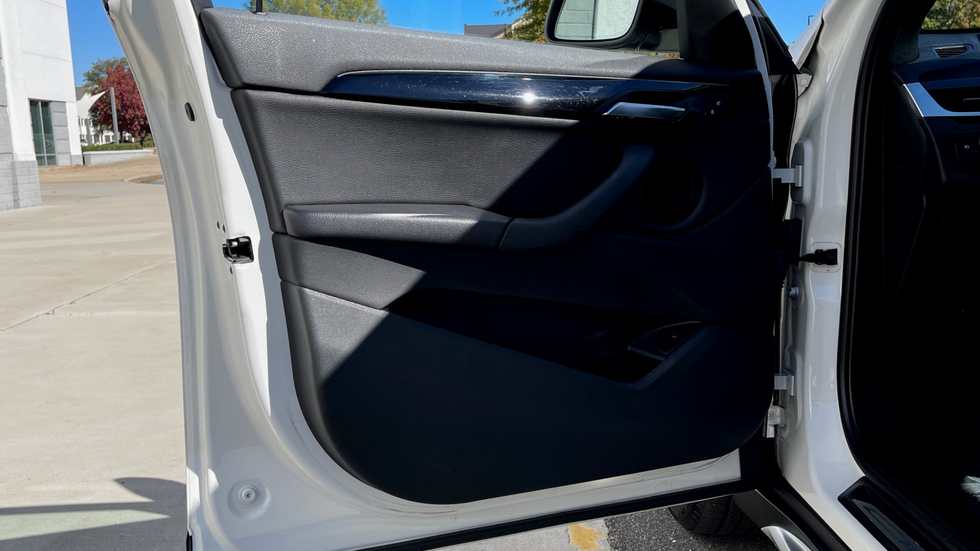 Used 2018 BMW X1 XDRIVE28I 2.0L / CONVENIENCE PKG / PANO-ROOF / REARVIEW for sale Sold at Formula Imports in Charlotte NC 28227 25