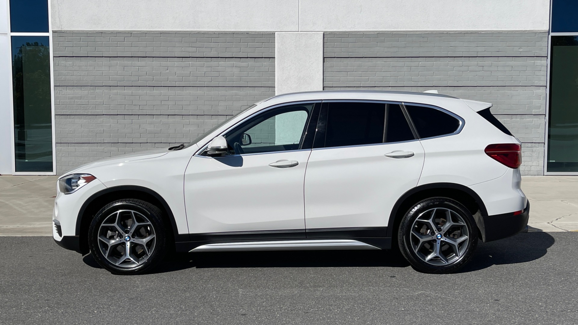 Used 2018 BMW X1 XDRIVE28I 2.0L / CONVENIENCE PKG / PANO-ROOF / REARVIEW for sale Sold at Formula Imports in Charlotte NC 28227 3