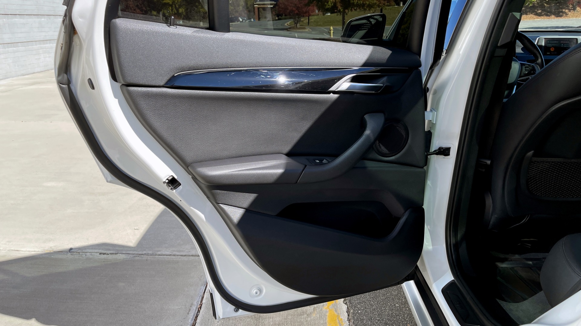 Used 2018 BMW X1 XDRIVE28I 2.0L / CONVENIENCE PKG / PANO-ROOF / REARVIEW for sale Sold at Formula Imports in Charlotte NC 28227 47