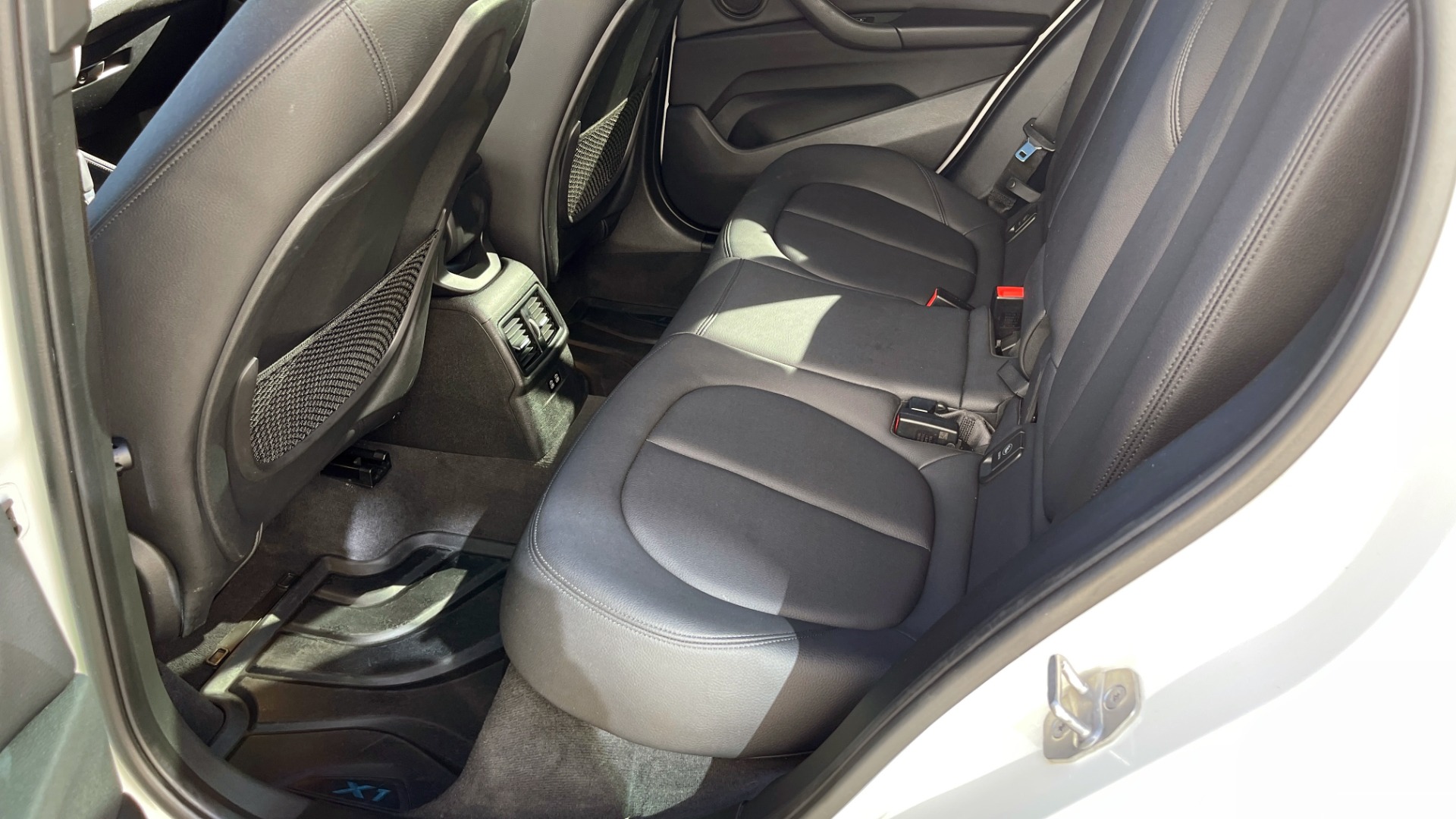 Used 2018 BMW X1 XDRIVE28I 2.0L / CONVENIENCE PKG / PANO-ROOF / REARVIEW for sale Sold at Formula Imports in Charlotte NC 28227 49