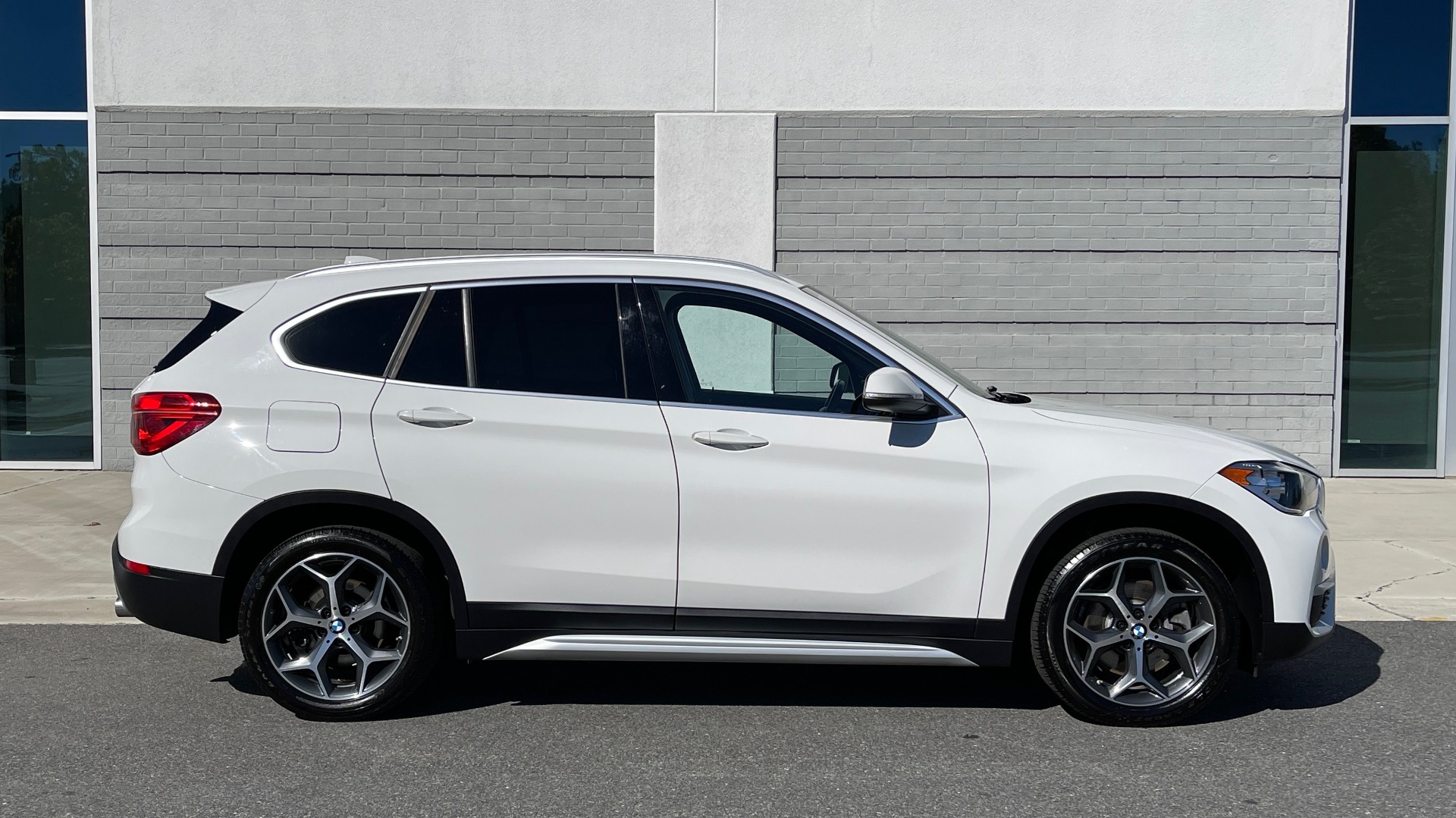 Used 2018 BMW X1 XDRIVE28I 2.0L / CONVENIENCE PKG / PANO-ROOF / REARVIEW for sale Sold at Formula Imports in Charlotte NC 28227 6