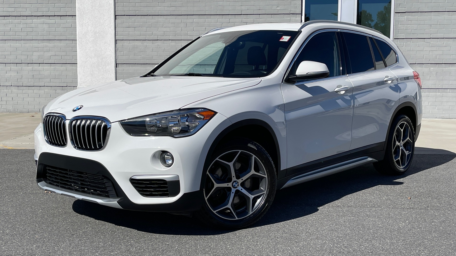 Used 2018 BMW X1 XDRIVE28I 2.0L / CONVENIENCE PKG / PANO-ROOF / REARVIEW for sale Sold at Formula Imports in Charlotte NC 28227 1
