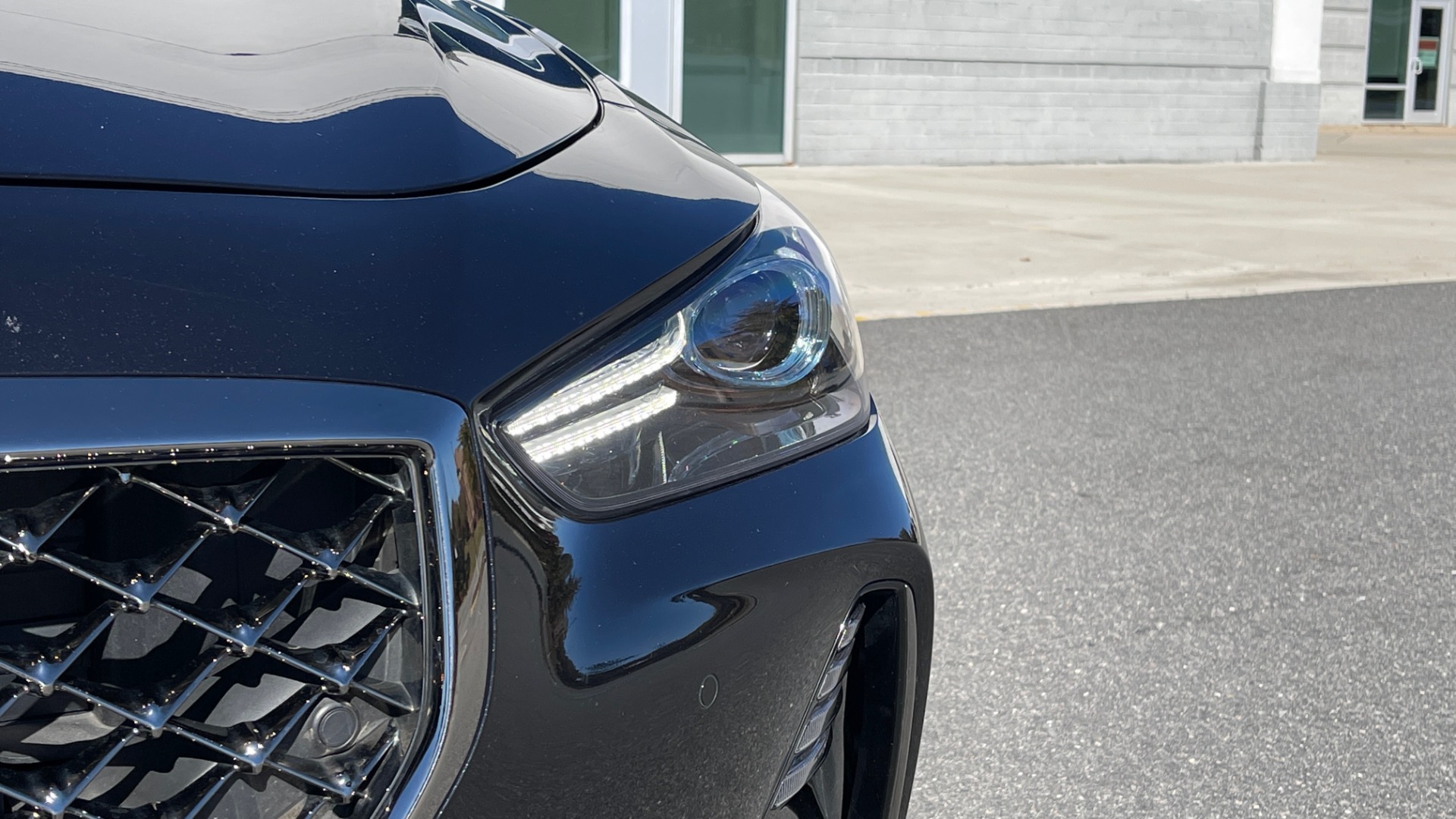 Used 2019 Genesis G70 3.3T ADVANCED RWD / NAV / HUD / PARK ASST / SUNROOF / SURROUND VIEW for sale $40,695 at Formula Imports in Charlotte NC 28227 15