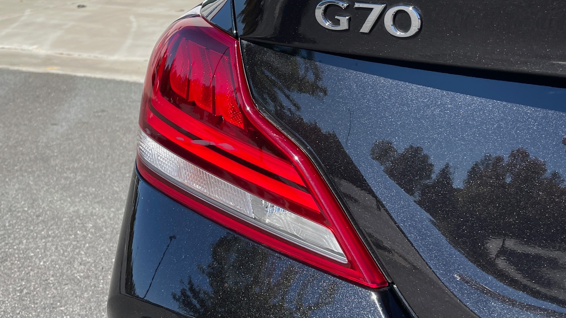 Used 2019 Genesis G70 3.3T ADVANCED RWD / NAV / HUD / PARK ASST / SUNROOF / SURROUND VIEW for sale $40,695 at Formula Imports in Charlotte NC 28227 24