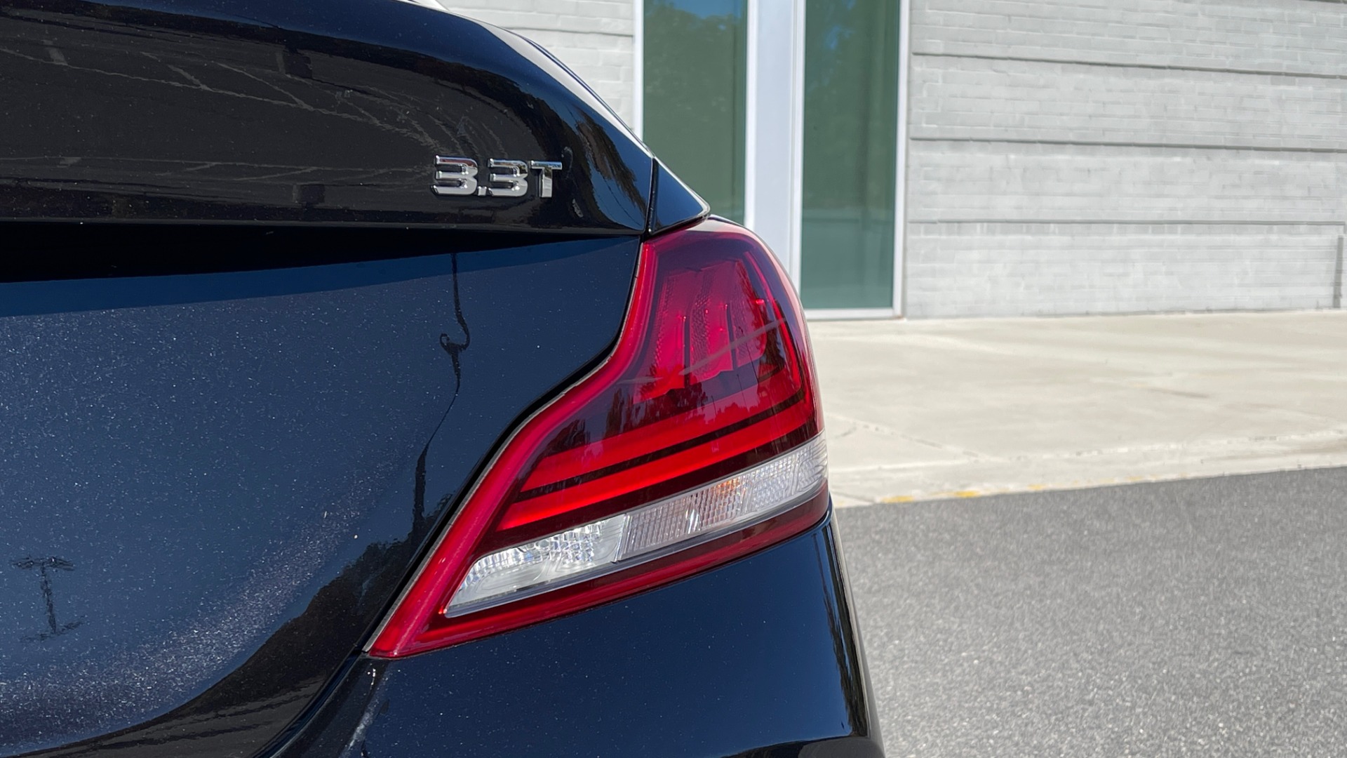 Used 2019 Genesis G70 3.3T ADVANCED RWD / NAV / HUD / PARK ASST / SUNROOF / SURROUND VIEW for sale $40,695 at Formula Imports in Charlotte NC 28227 25