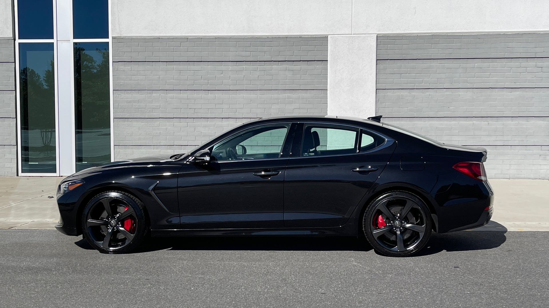 Used 2019 Genesis G70 3.3T ADVANCED RWD / NAV / HUD / PARK ASST / SUNROOF / SURROUND VIEW for sale $40,695 at Formula Imports in Charlotte NC 28227 4