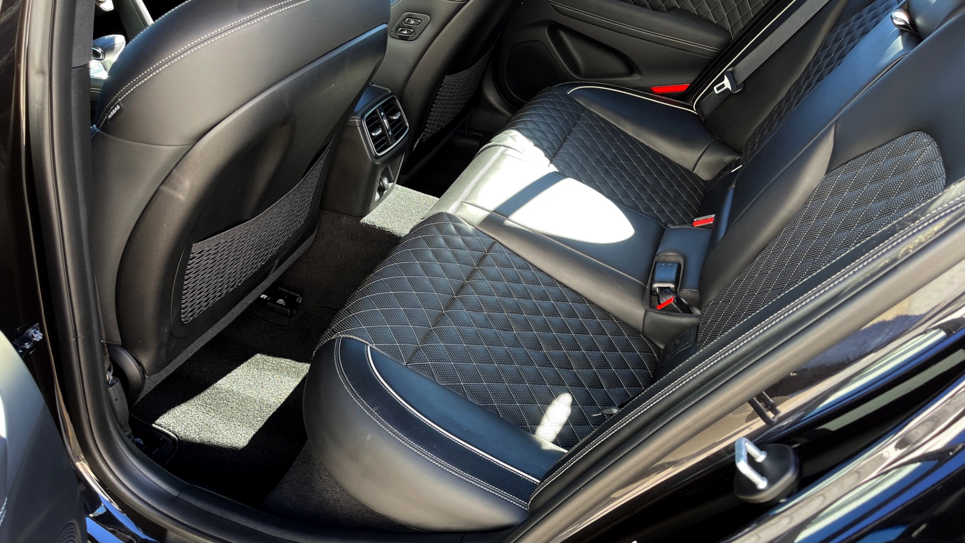 Used 2019 Genesis G70 3.3T ADVANCED RWD / NAV / HUD / PARK ASST / SUNROOF / SURROUND VIEW for sale $40,695 at Formula Imports in Charlotte NC 28227 52