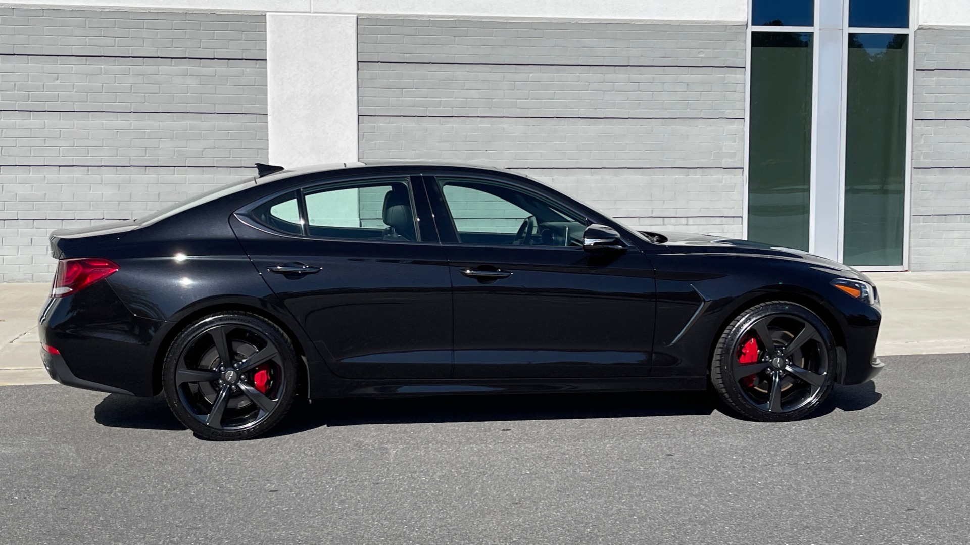 Used 2019 Genesis G70 3.3T ADVANCED RWD / NAV / HUD / PARK ASST / SUNROOF / SURROUND VIEW for sale $40,695 at Formula Imports in Charlotte NC 28227 7
