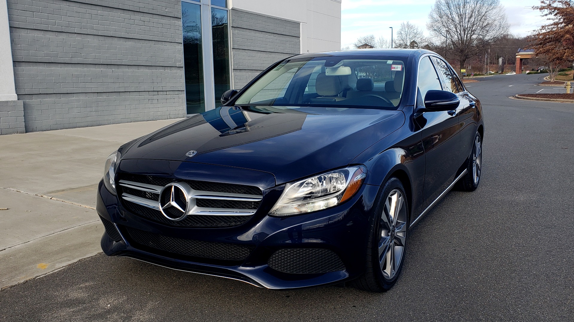Used 2018 Mercedes-Benz C-CLASS C 300 PREMIUM / SUNROOF / APPLE CARPLAY / REARVIEW for sale $36,495 at Formula Imports in Charlotte NC 28227 1