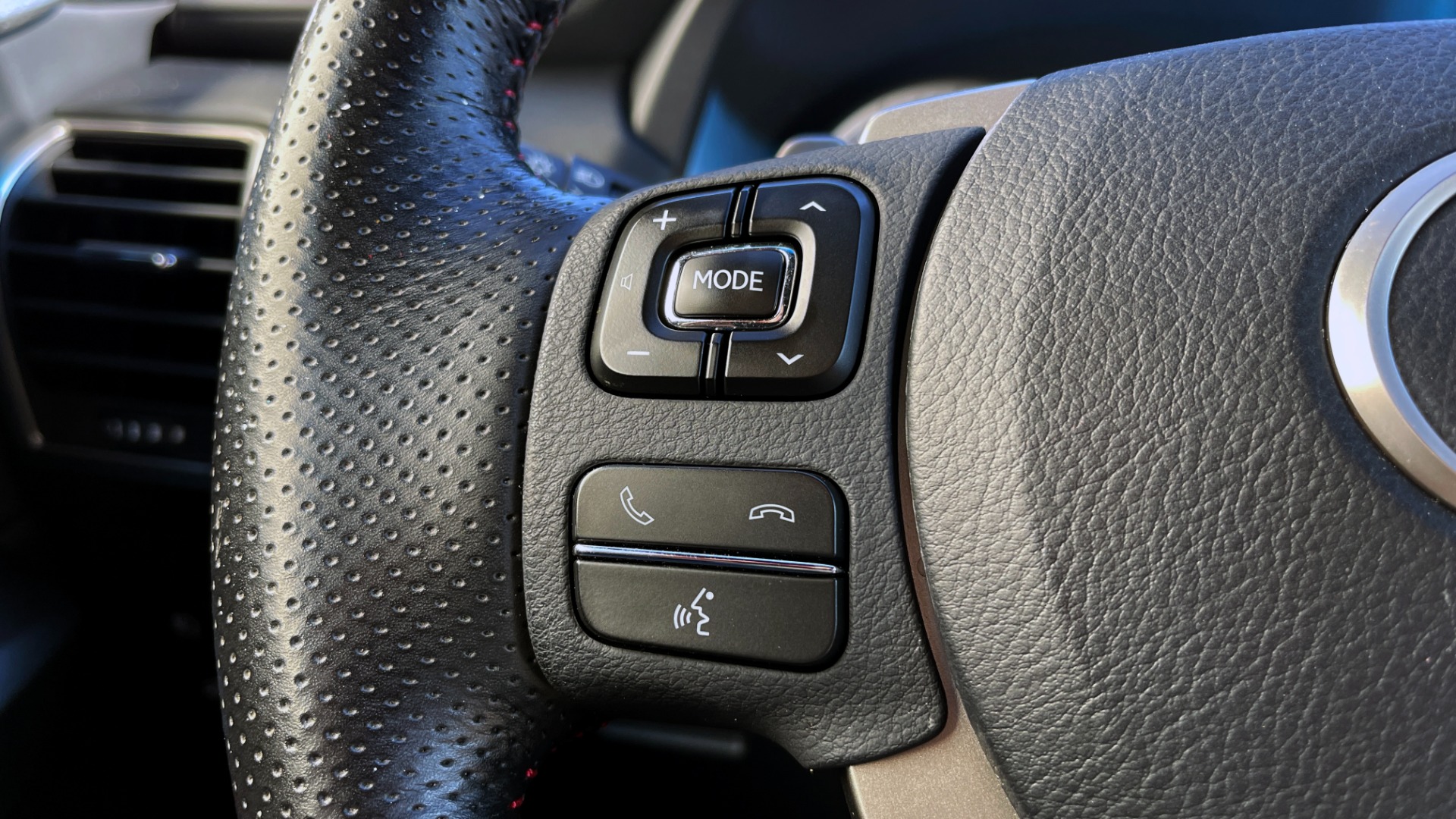 Used 2019 Lexus NX 300 F SPORT / 2.0L TURBO / FWD / LEATHER / REARVIEW for sale Sold at Formula Imports in Charlotte NC 28227 33