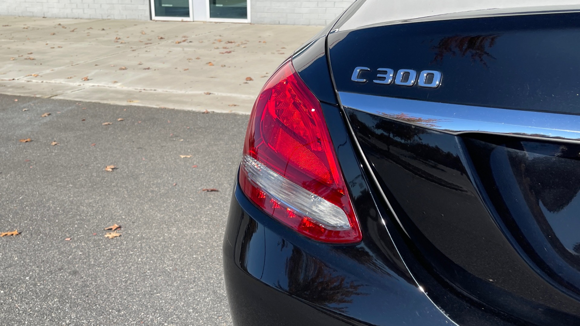 Used 2018 Mercedes-Benz C-CLASS C 300 PREMIUM / PANO-ROOF / APPLE CARPLAY / REARVIEW for sale Sold at Formula Imports in Charlotte NC 28227 17