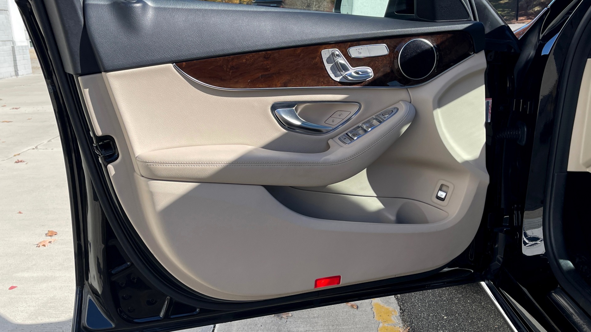 Used 2018 Mercedes-Benz C-CLASS C 300 PREMIUM / PANO-ROOF / APPLE CARPLAY / REARVIEW for sale Sold at Formula Imports in Charlotte NC 28227 19