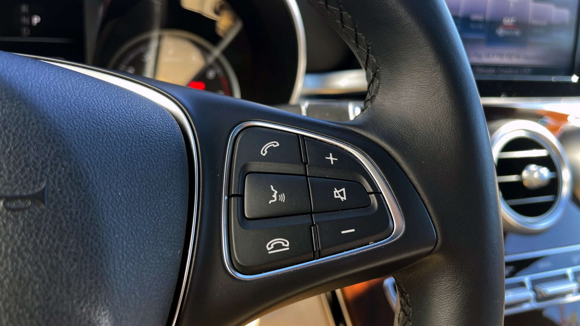 Used 2018 Mercedes-Benz C-CLASS C 300 PREMIUM / PANO-ROOF / APPLE CARPLAY / REARVIEW for sale Sold at Formula Imports in Charlotte NC 28227 26