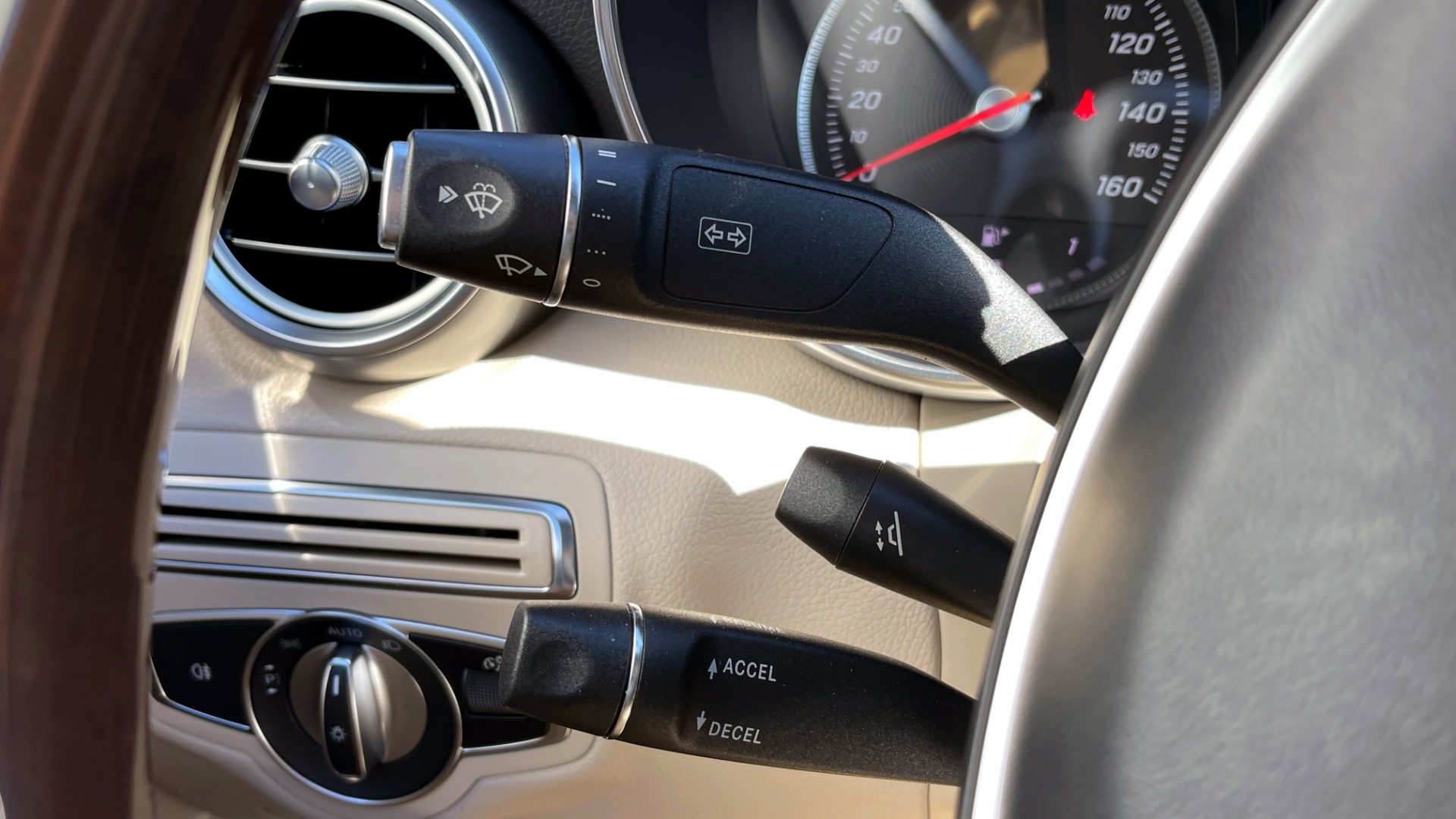 Used 2018 Mercedes-Benz C-CLASS C 300 PREMIUM / PANO-ROOF / APPLE CARPLAY / REARVIEW for sale Sold at Formula Imports in Charlotte NC 28227 28