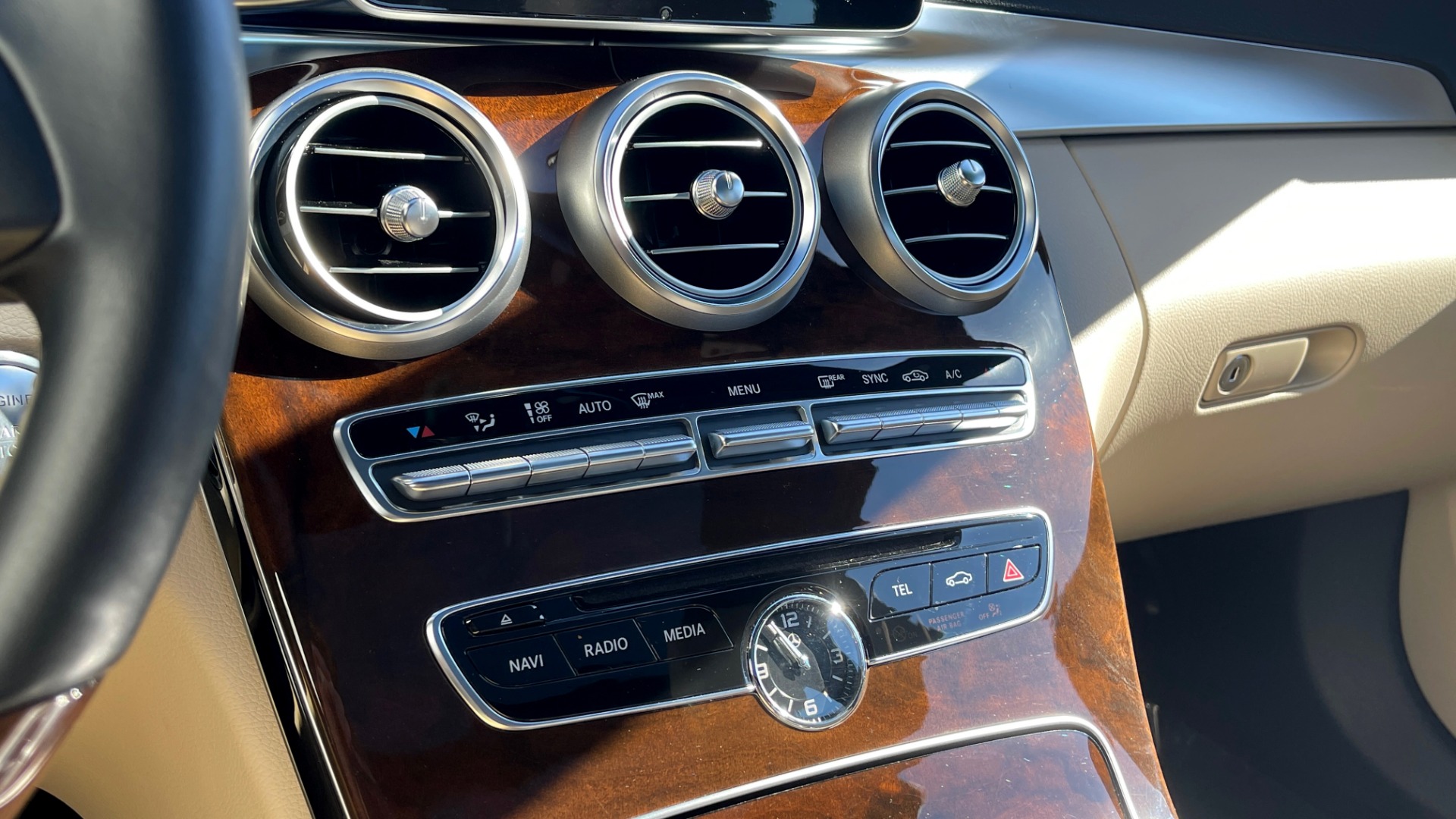 Used 2018 Mercedes-Benz C-CLASS C 300 PREMIUM / PANO-ROOF / APPLE CARPLAY / REARVIEW for sale Sold at Formula Imports in Charlotte NC 28227 33