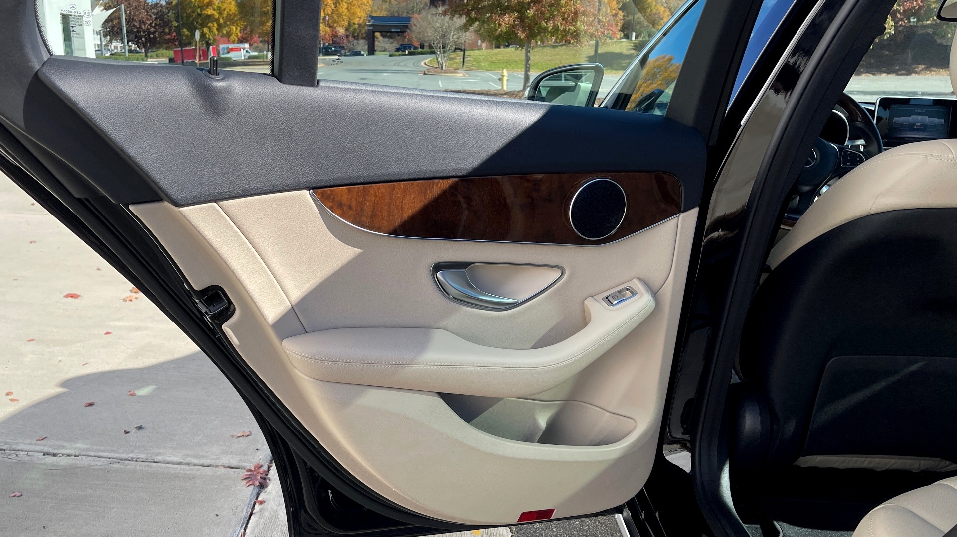 Used 2018 Mercedes-Benz C-CLASS C 300 PREMIUM / PANO-ROOF / APPLE CARPLAY / REARVIEW for sale Sold at Formula Imports in Charlotte NC 28227 39