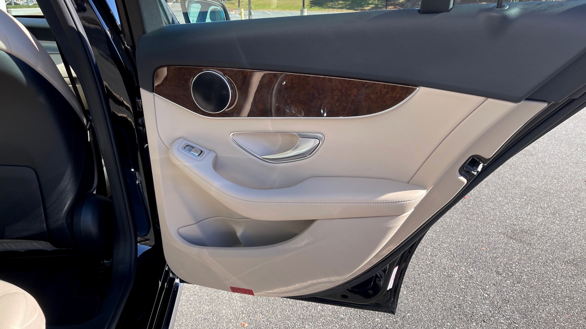Used 2018 Mercedes-Benz C-CLASS C 300 PREMIUM / PANO-ROOF / APPLE CARPLAY / REARVIEW for sale Sold at Formula Imports in Charlotte NC 28227 45