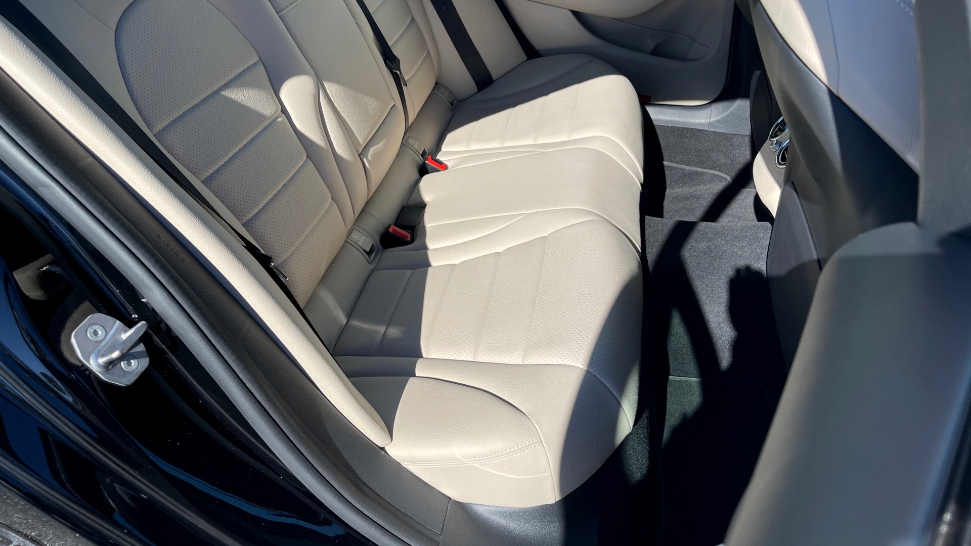 Used 2018 Mercedes-Benz C-CLASS C 300 PREMIUM / PANO-ROOF / APPLE CARPLAY / REARVIEW for sale $33,395 at Formula Imports in Charlotte NC 28227 48
