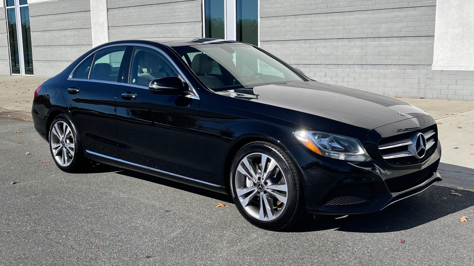 Used 2018 Mercedes-Benz C-CLASS C 300 PREMIUM / PANO-ROOF / APPLE CARPLAY / REARVIEW for sale Sold at Formula Imports in Charlotte NC 28227 5