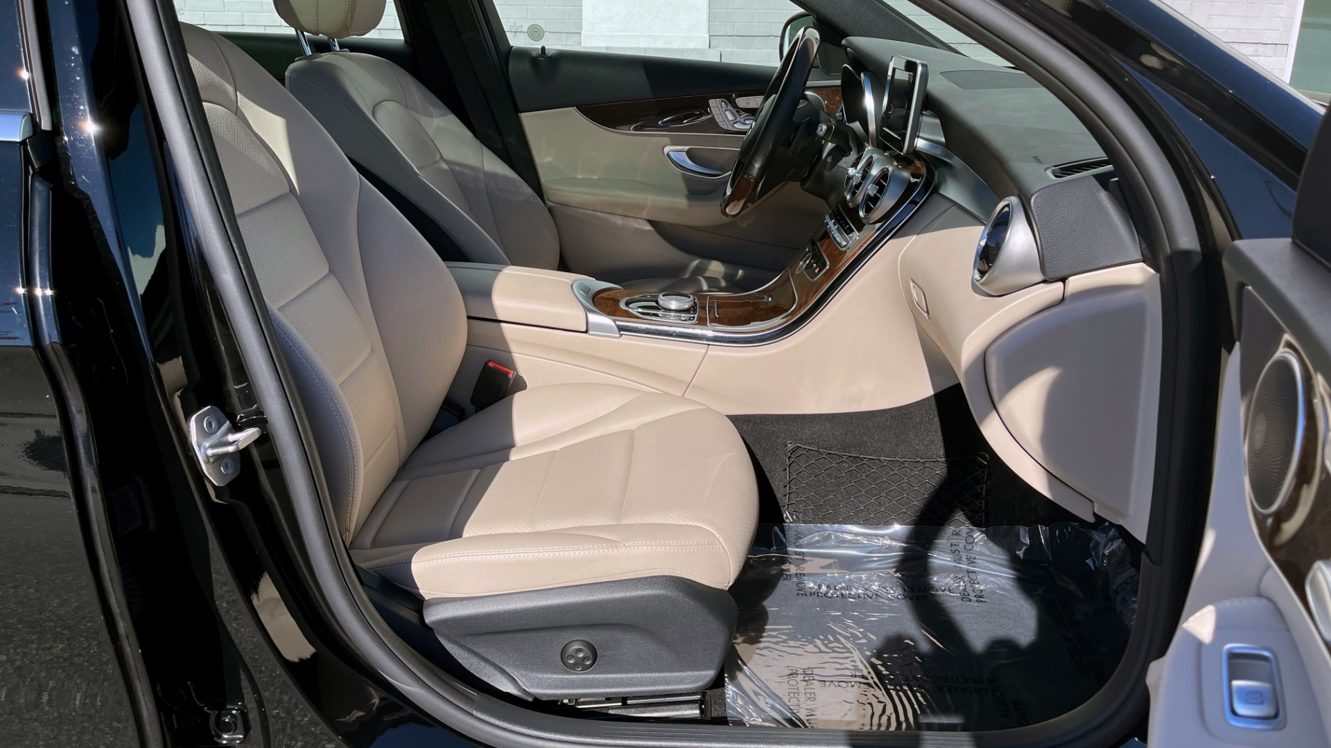 Used 2018 Mercedes-Benz C-CLASS C 300 PREMIUM / PANO-ROOF / APPLE CARPLAY / REARVIEW for sale Sold at Formula Imports in Charlotte NC 28227 53